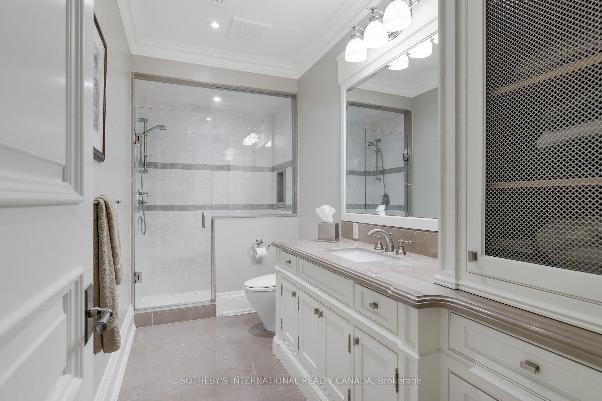 Photo 43 of 50 Queen Marys Drive, Etobicoke, Kingsway South — HOMEH