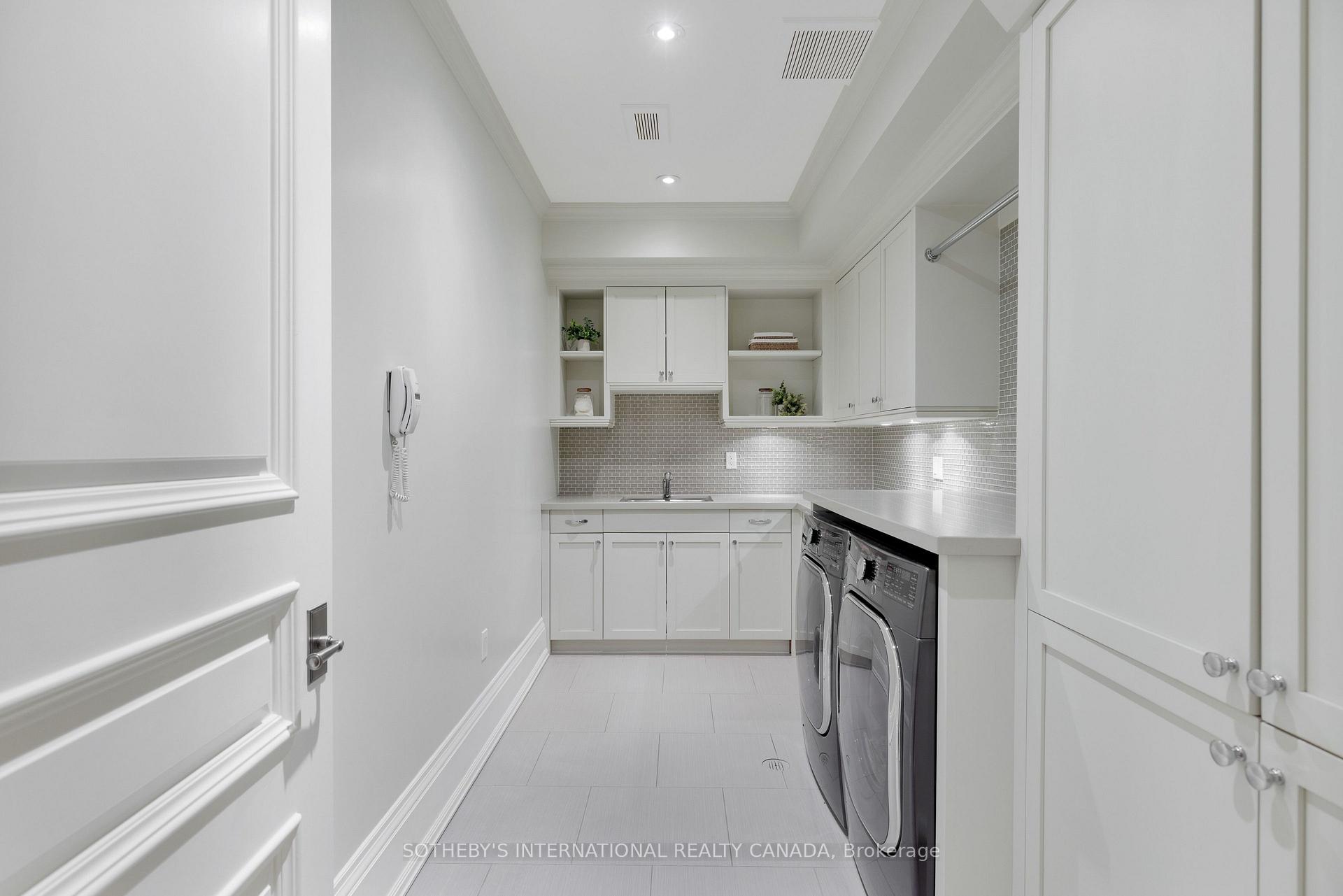 Photo 44 of 50 Queen Marys Drive, Etobicoke, Kingsway South — HOMEH