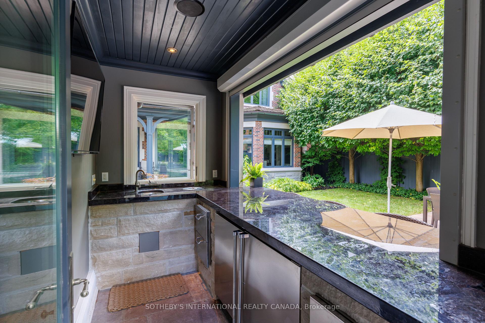 Photo 45 of 50 Queen Marys Drive, Etobicoke, Kingsway South — HOMEH