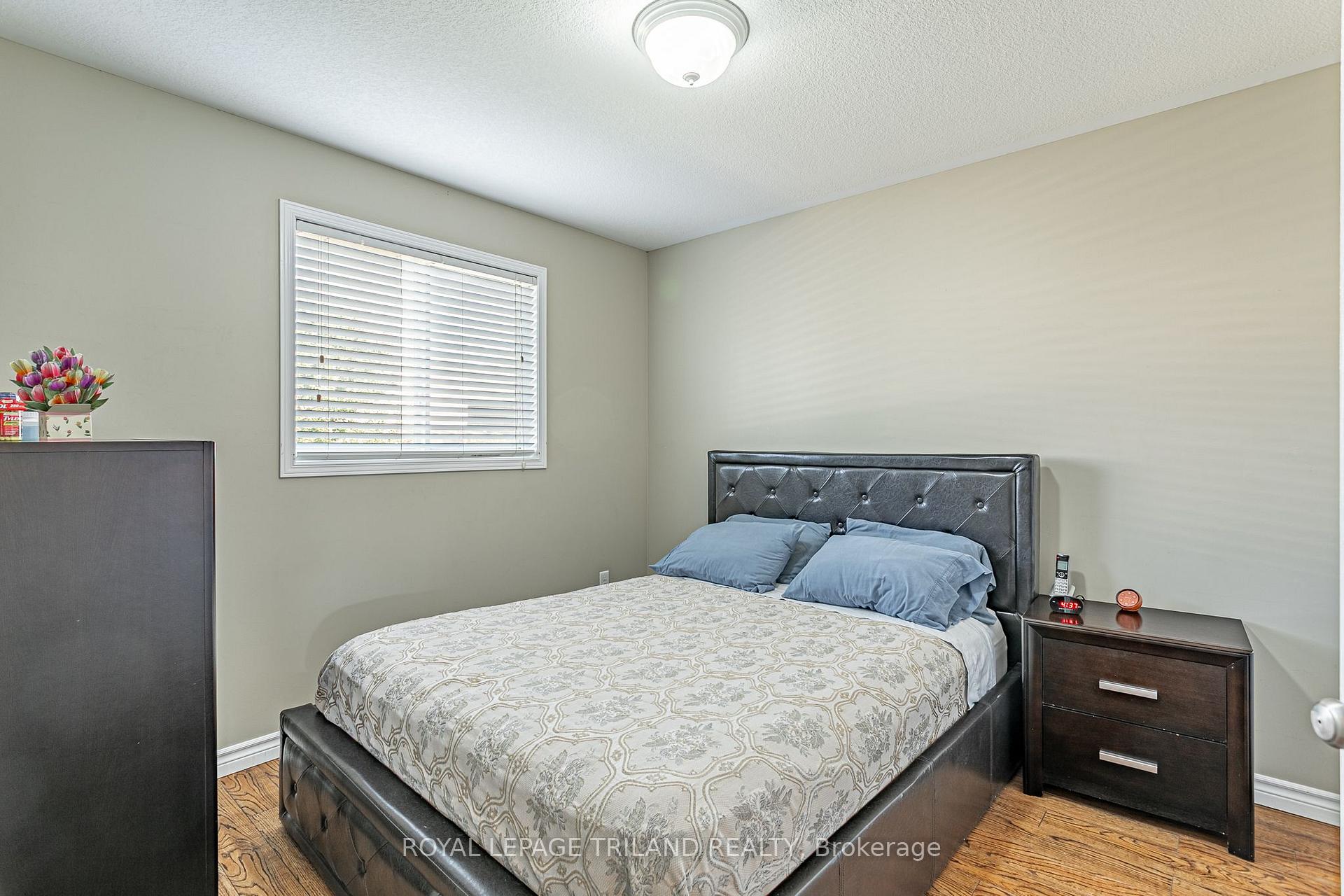 Photo 20 of 906 Bitterbush Crescent, London, North M — HOMEH
