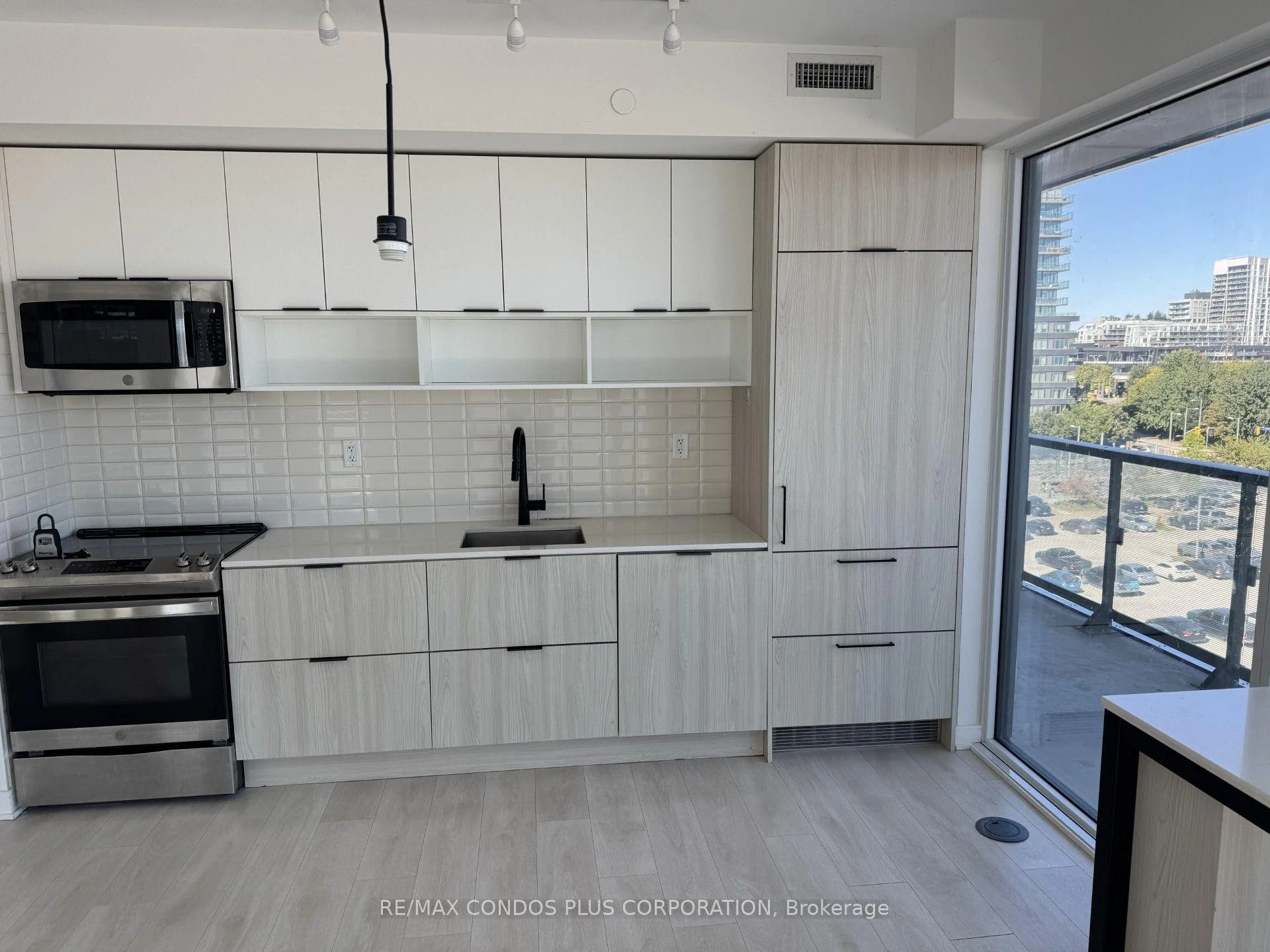 Photo 2 of Unit S705, 180 Mill Street, Toronto, Waterfront Communities — HOMEH