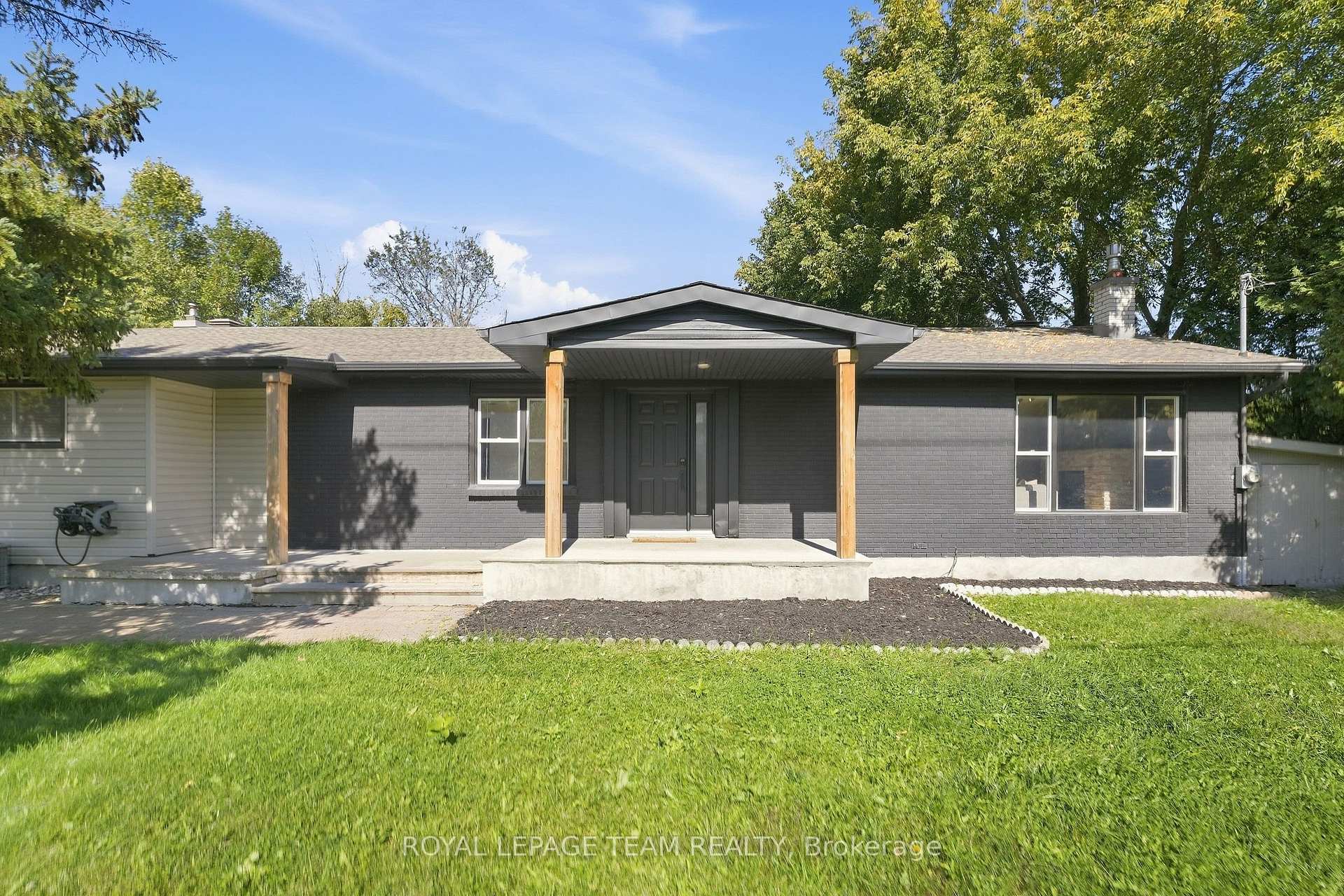 Photo 2 of 1819 Rideau Road, Ottawa, Riverside South — HOMEH