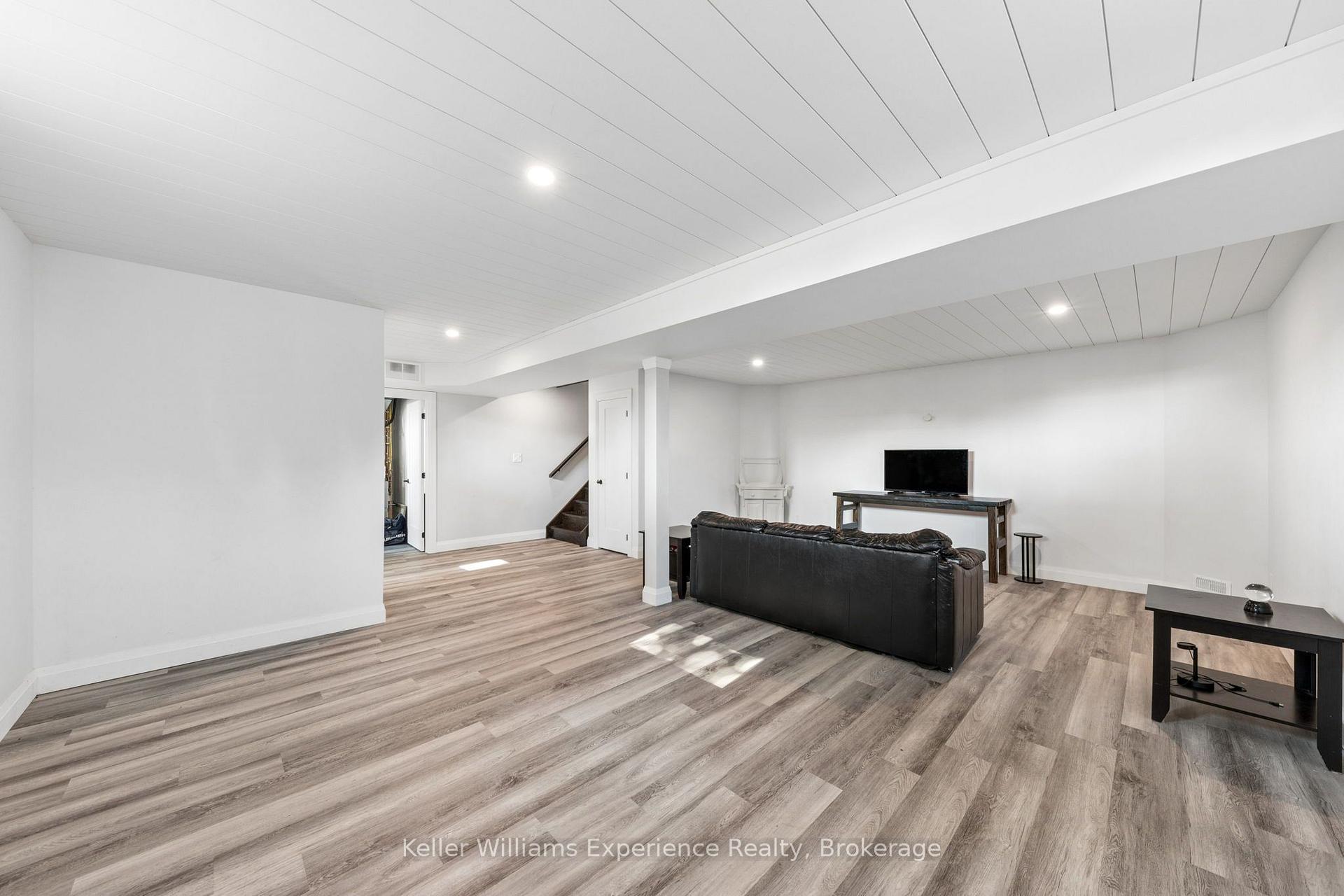 Photo 17 of 38 Payette Drive, Penetanguishene — HOMEH