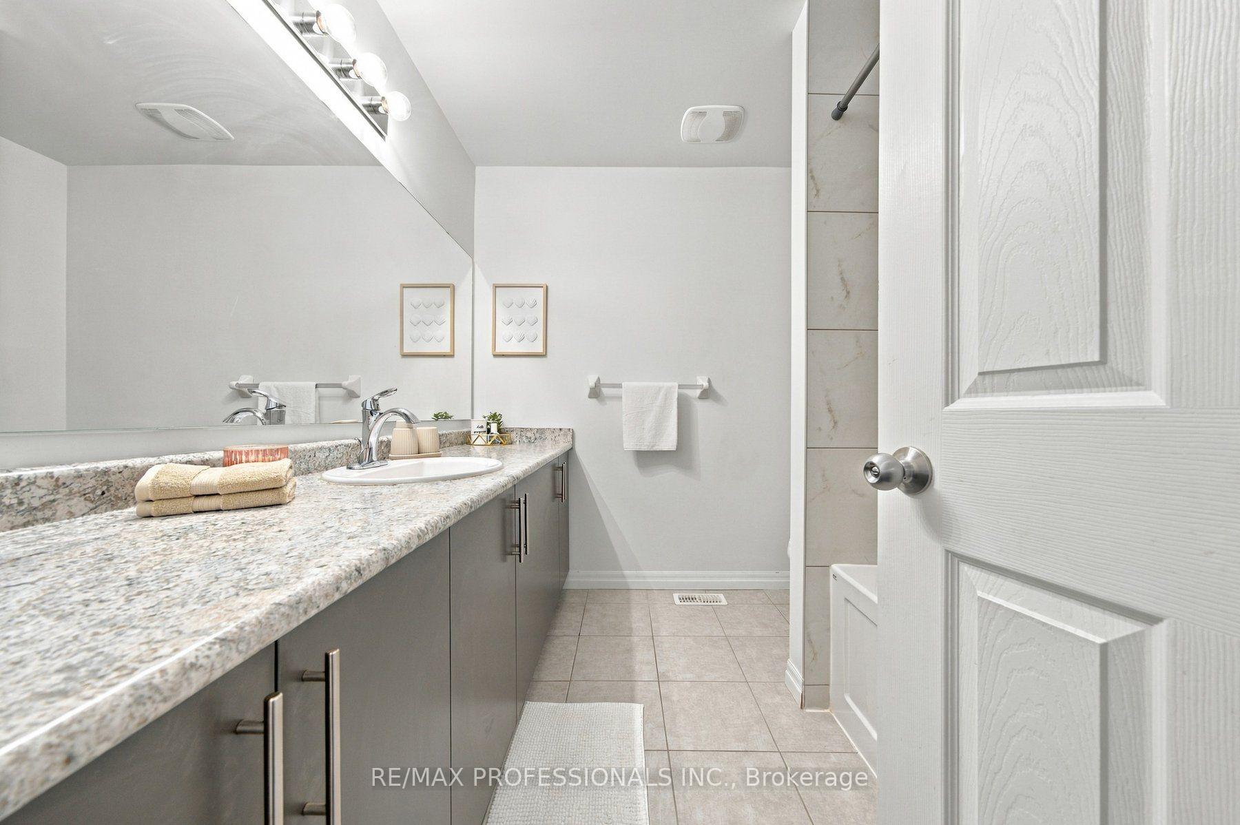 Photo 17 of Unit 31, 135 Hardcastle Drive, Cambridge, Blair Road — HOMEH