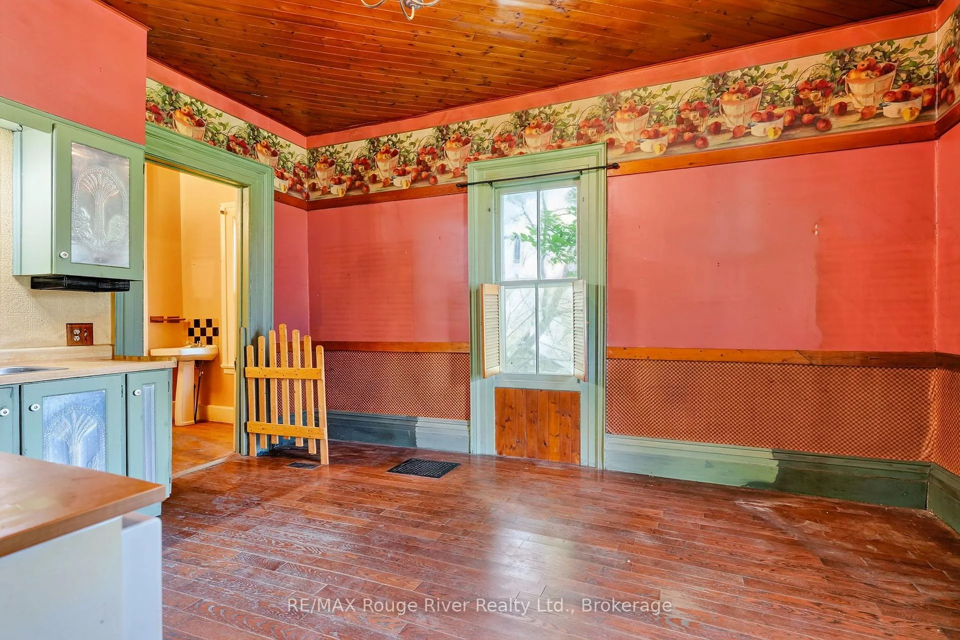 Photo 11 of 3756 Burnham Street N, Hamilton Township, Rural Hamilton — HOMEH
