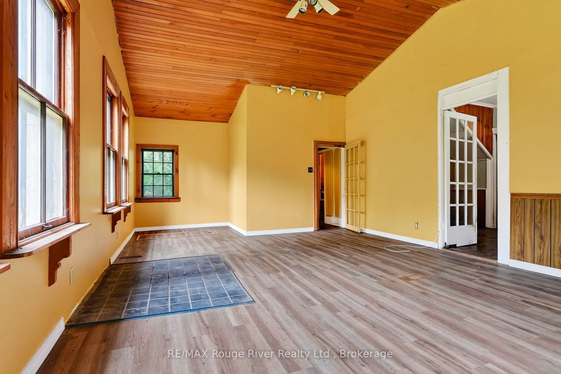 Photo 16 of 3756 Burnham Street N, Hamilton Township, Rural Hamilton — HOMEH