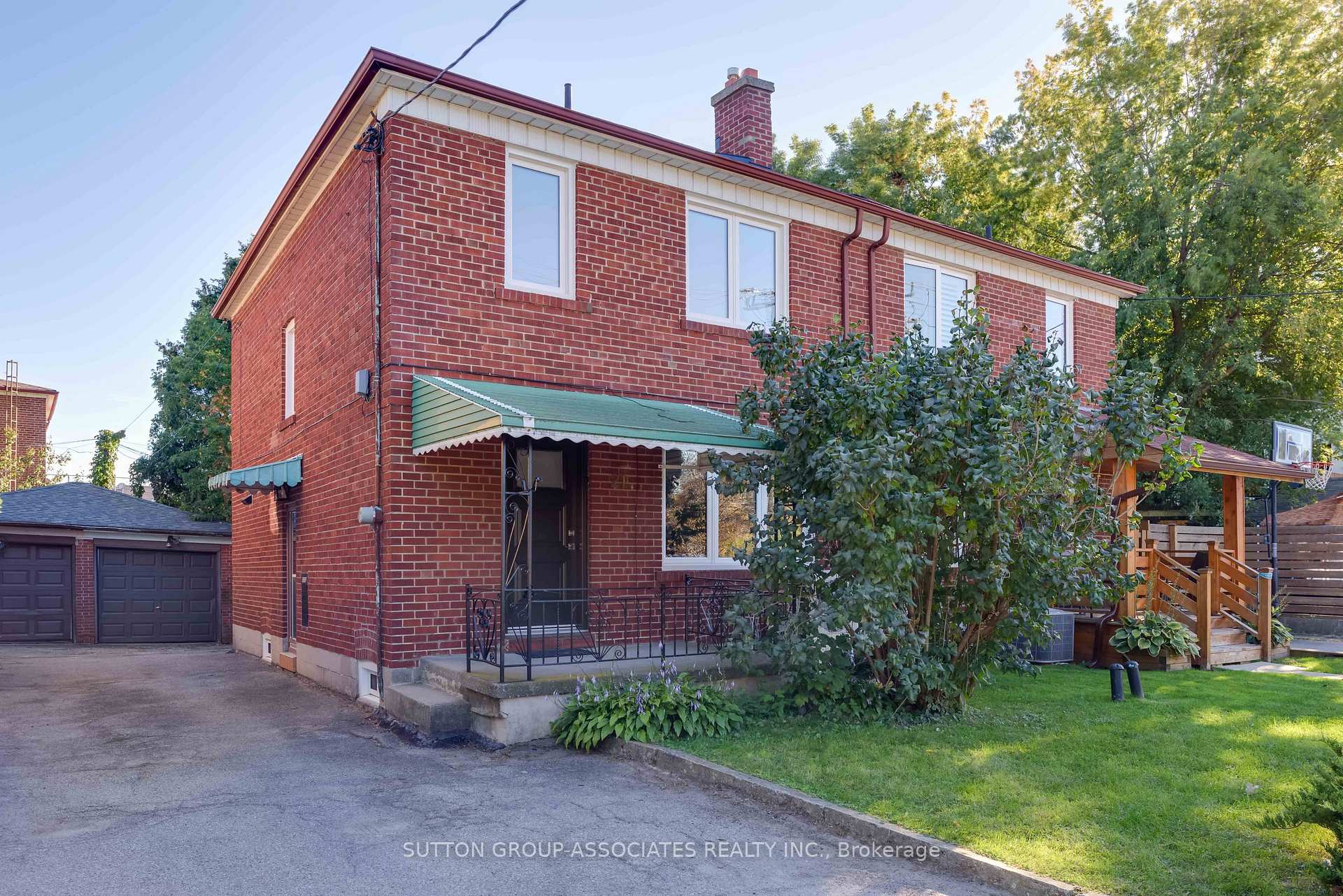 Photo 2 of 21 Belvidere Avenue, Toronto, Humewood-Cedarvale — HOMEH