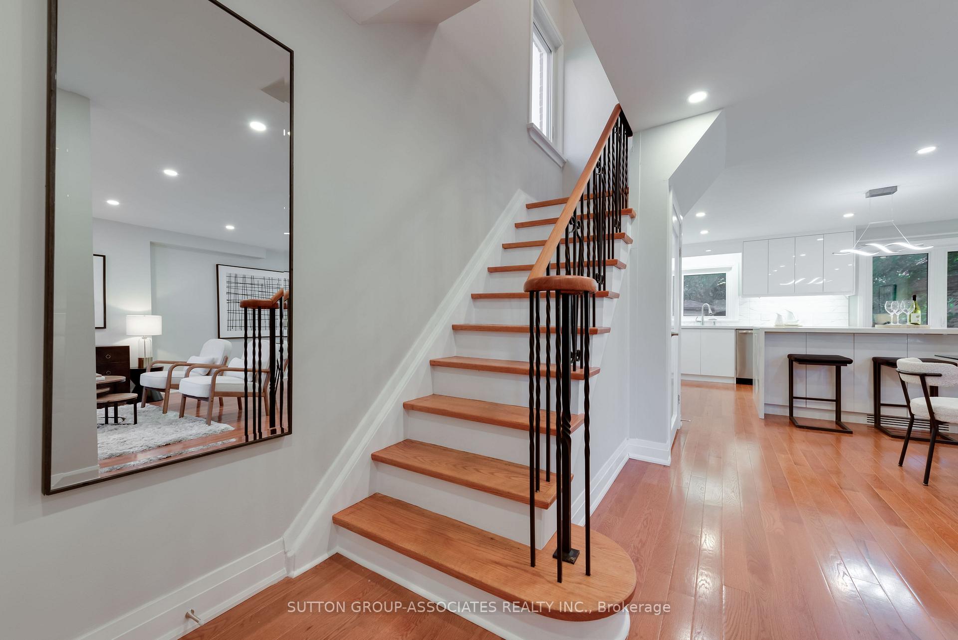 Photo 3 of 21 Belvidere Avenue, Toronto, Humewood-Cedarvale — HOMEH