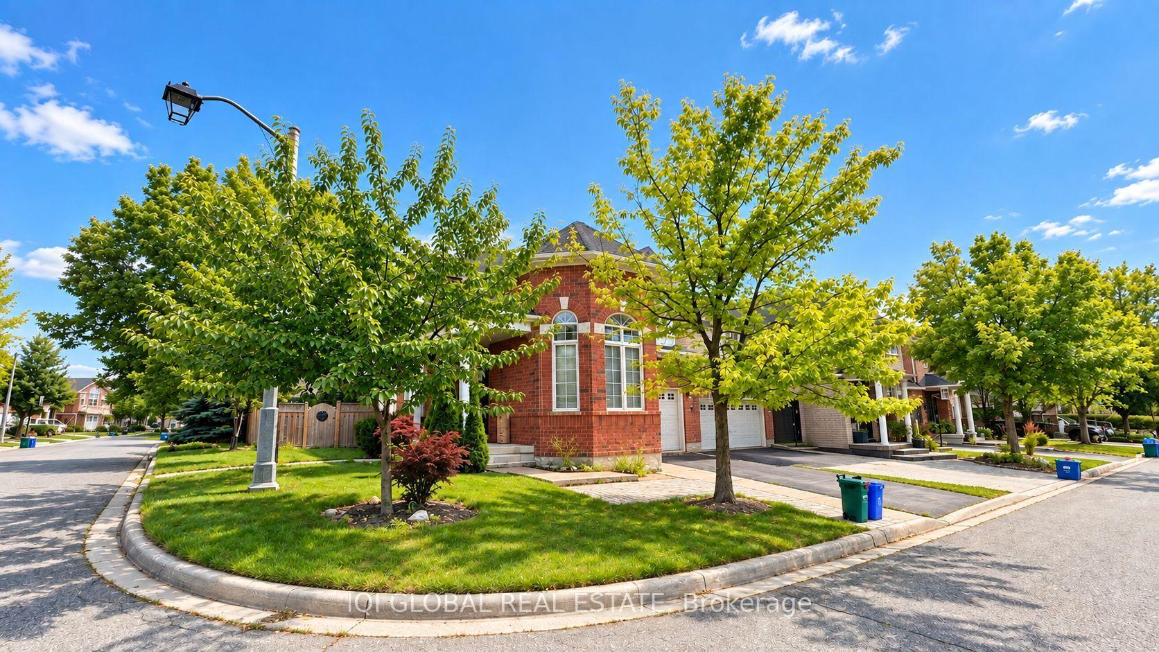 Photo 2 of 3088 Portree Crescent, Oakville, Bronte Creek — HOMEH