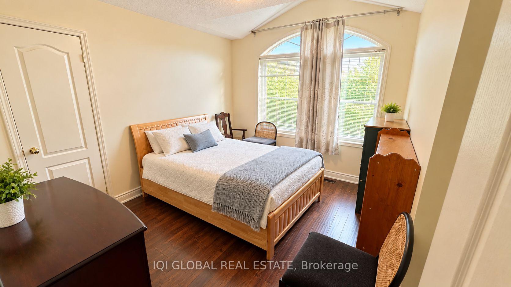 Photo 10 of 3088 Portree Crescent, Oakville, Bronte Creek — HOMEH