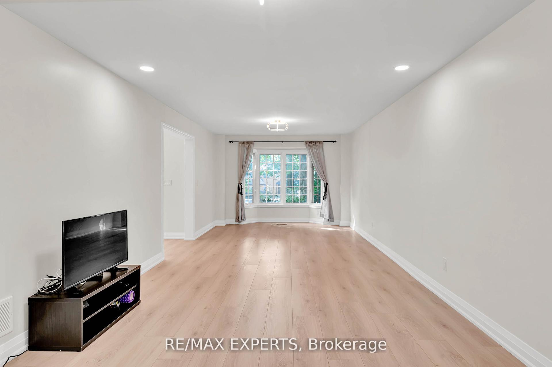 Photo 7 of 14 Alana Drive, Springwater, Centre Vespra — HOMEH