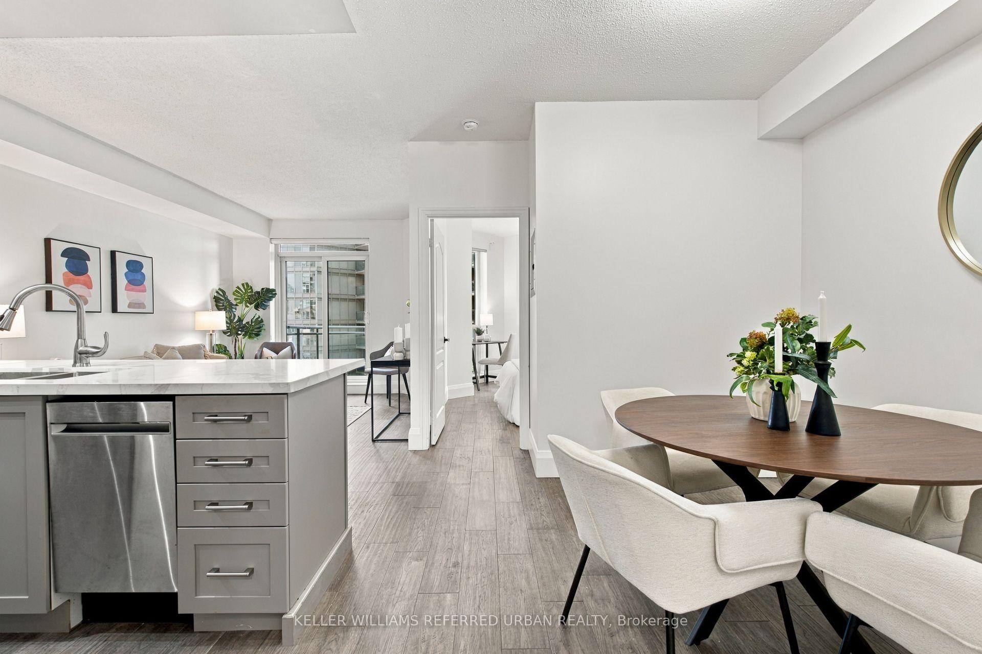 Photo 7 of Unit 912, 2219 Lake Shore Boulevard W, Etobicoke, Mimico — HOMEH