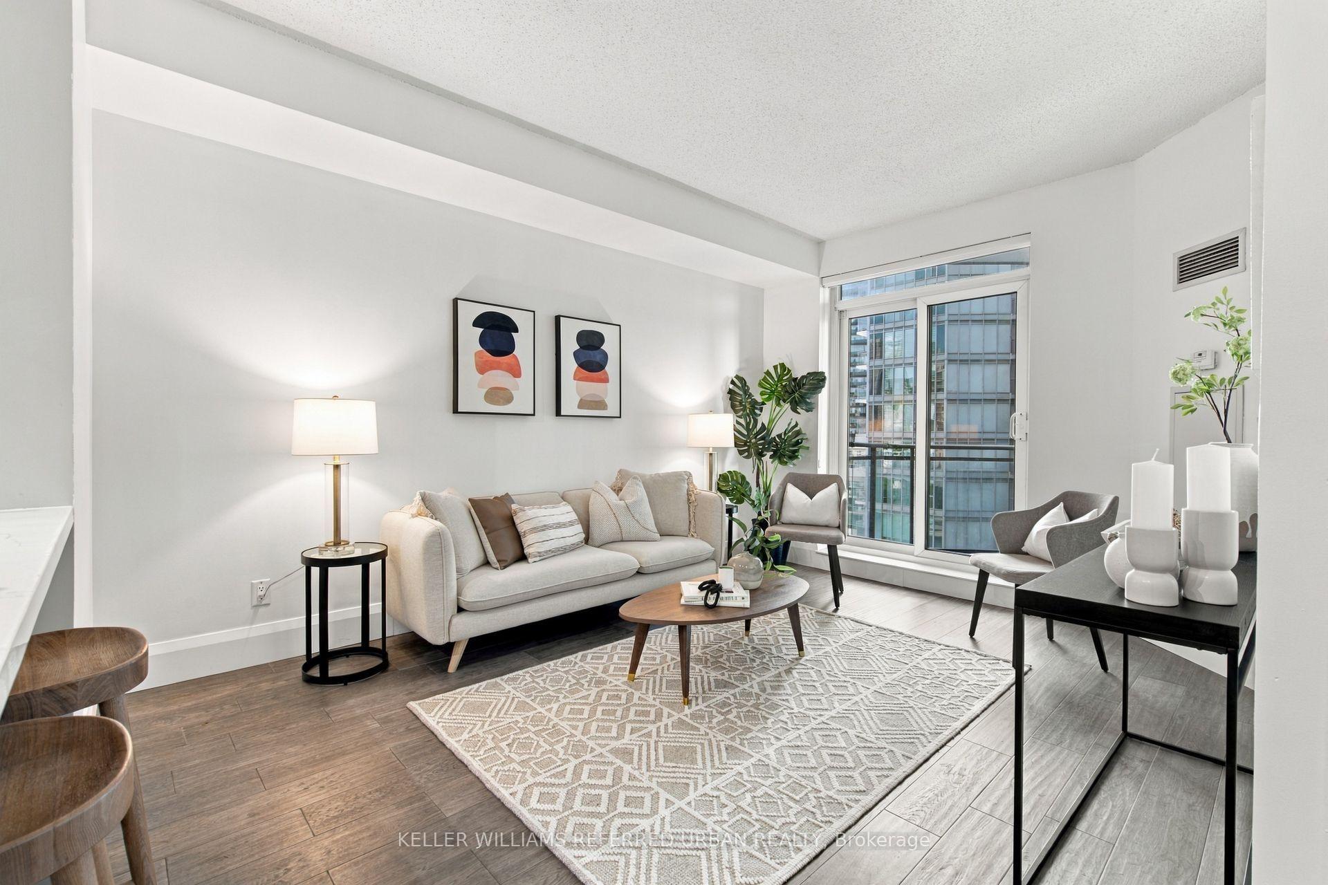 Photo 9 of Unit 912, 2219 Lake Shore Boulevard W, Etobicoke, Mimico — HOMEH