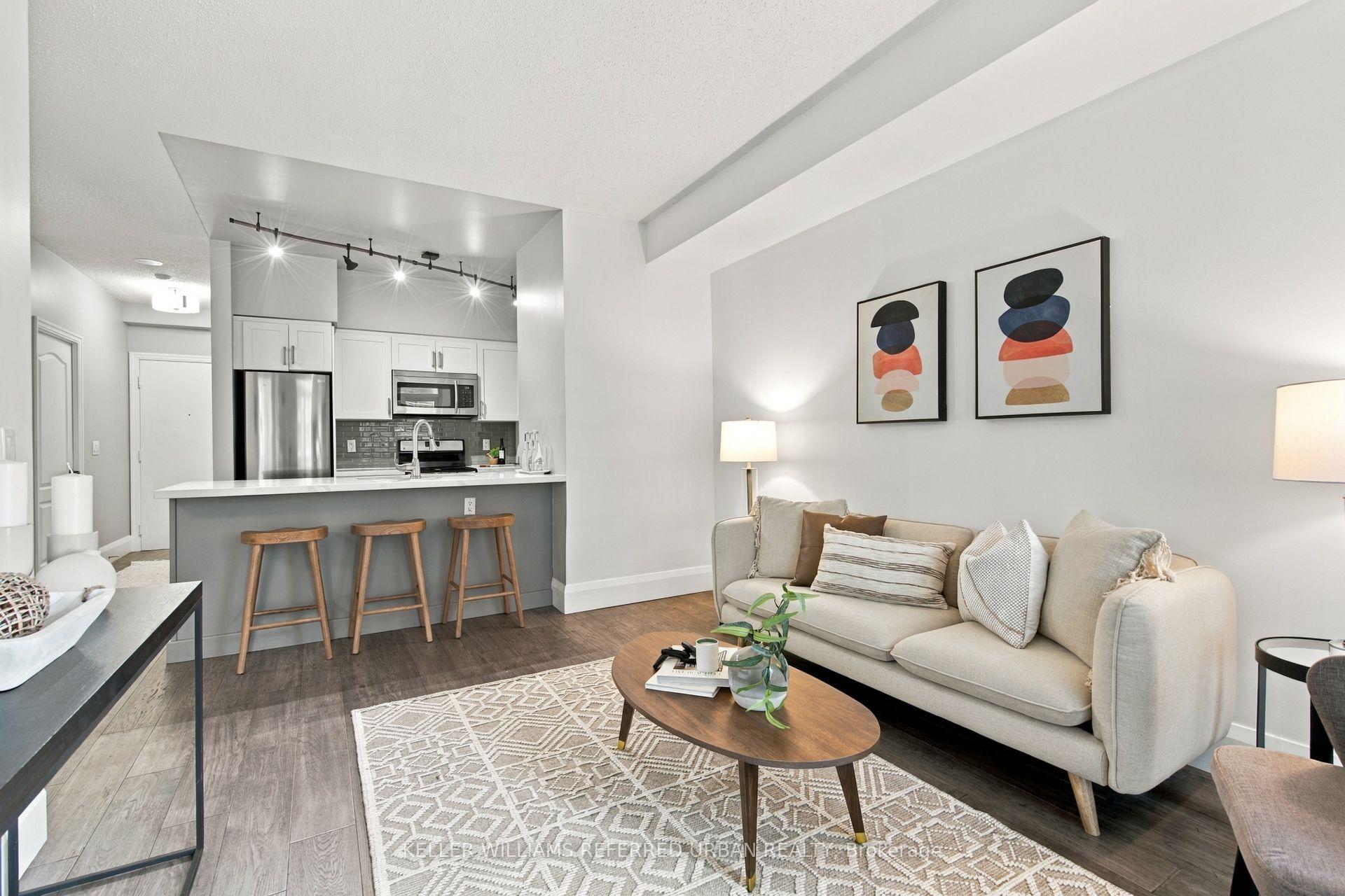Photo 13 of Unit 912, 2219 Lake Shore Boulevard W, Etobicoke, Mimico — HOMEH