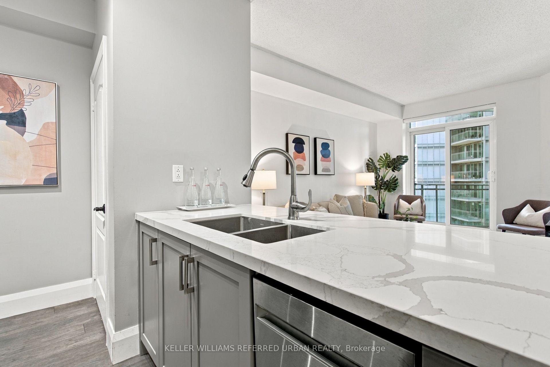 Photo 21 of Unit 912, 2219 Lake Shore Boulevard W, Etobicoke, Mimico — HOMEH