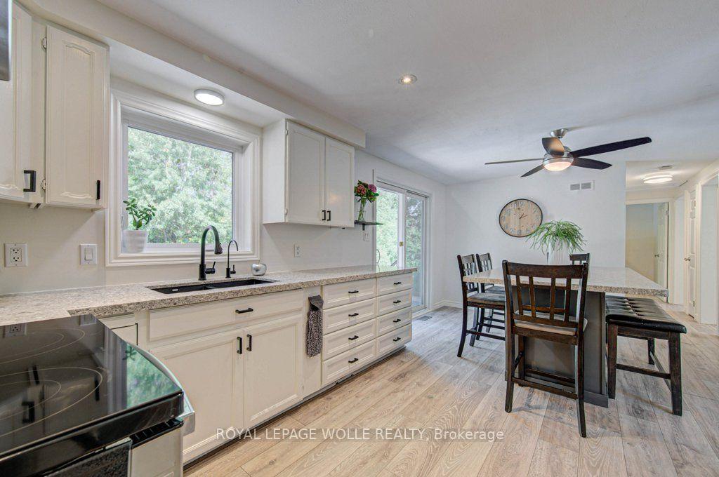 Photo 8 of 108 Lake Road, Puslinch, Puslinch Lake Settlement Areas — HOMEH