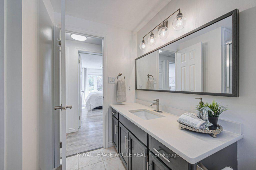 Photo 17 of 108 Lake Road, Puslinch, Puslinch Lake Settlement Areas — HOMEH