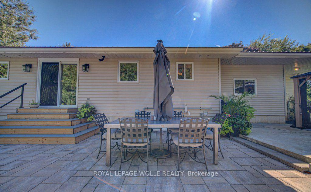 Photo 32 of 108 Lake Road, Puslinch, Puslinch Lake Settlement Areas — HOMEH