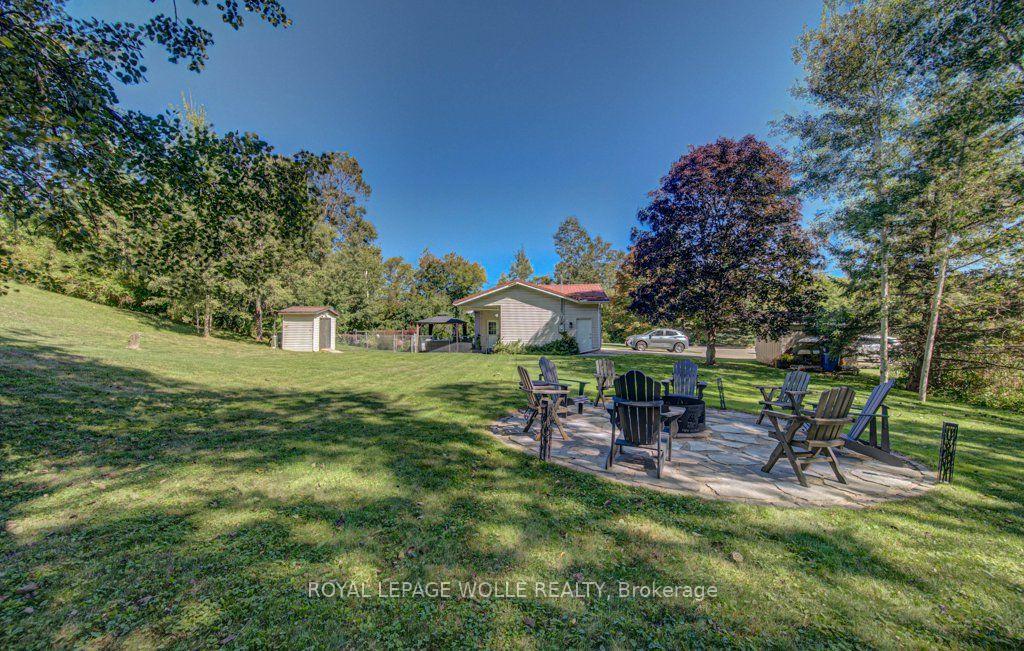 Photo 40 of 108 Lake Road, Puslinch, Puslinch Lake Settlement Areas — HOMEH