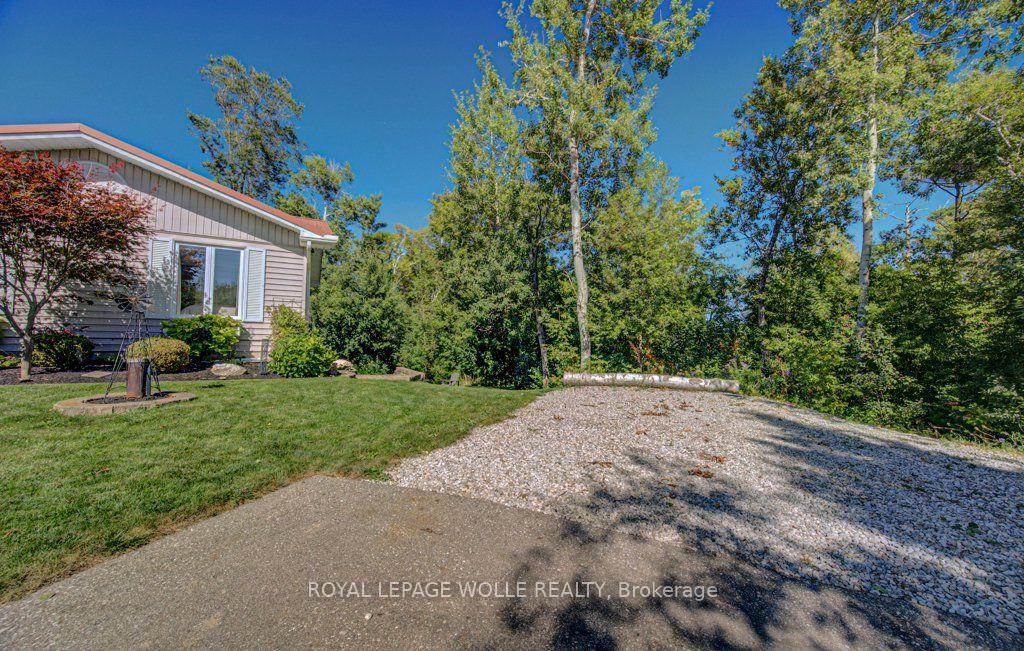 Photo 41 of 108 Lake Road, Puslinch, Puslinch Lake Settlement Areas — HOMEH
