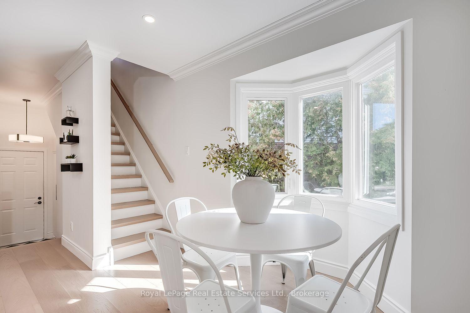 Photo 16 of 65 Normandy Place, Oakville, Central — HOMEH