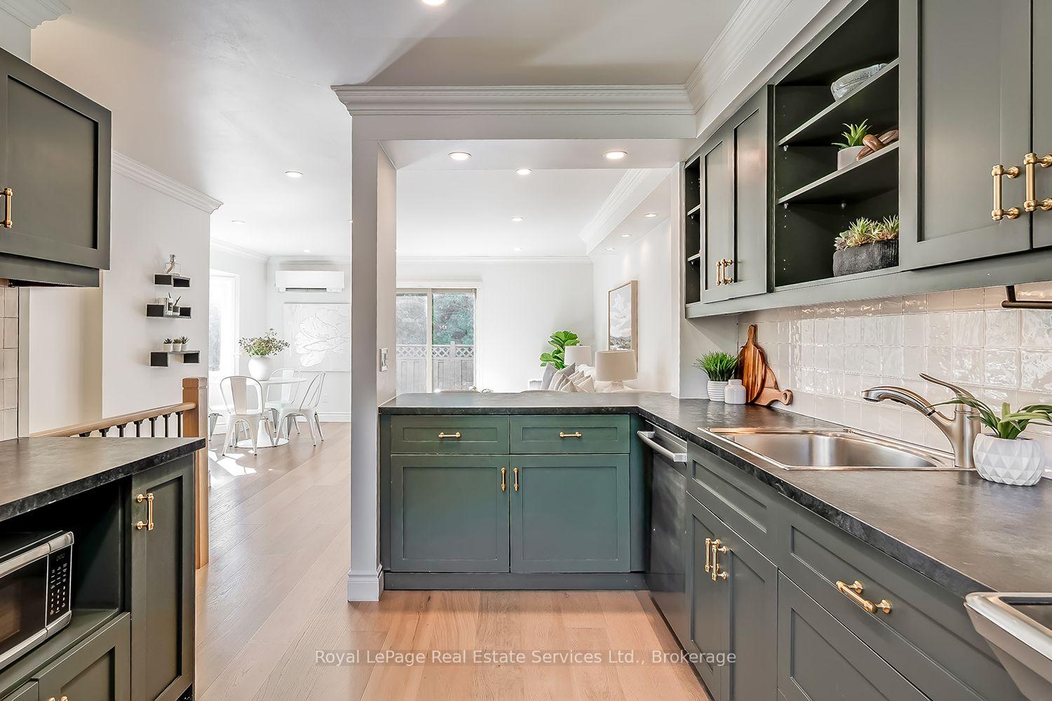Photo 28 of 65 Normandy Place, Oakville, Central — HOMEH