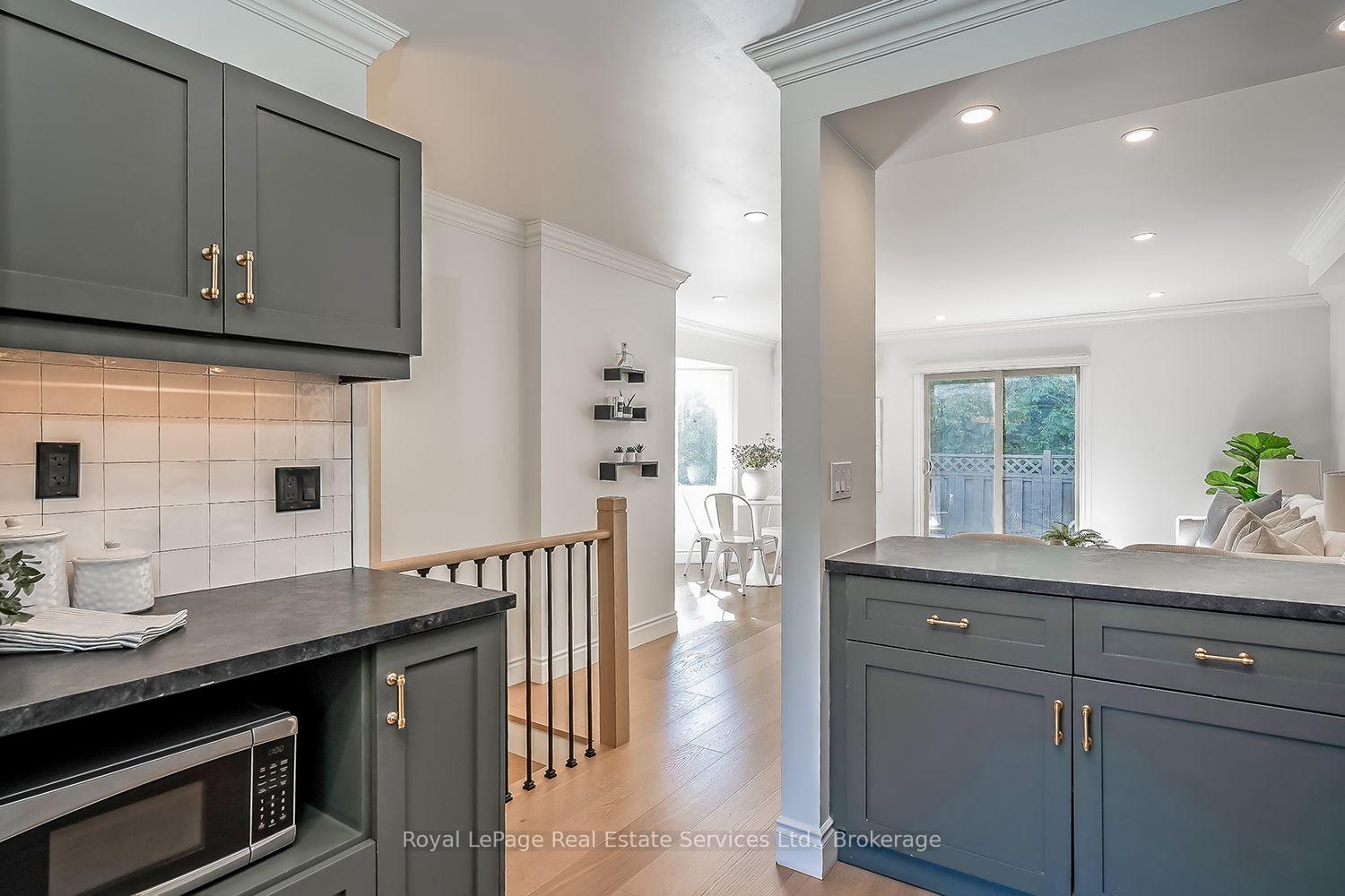 Photo 33 of 65 Normandy Place, Oakville, Central — HOMEH