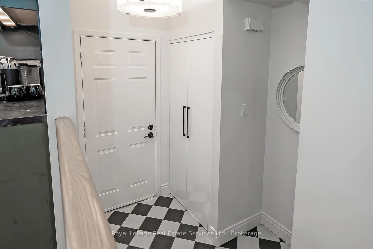 Photo 5 of 65 Normandy Place, Oakville, Central — HOMEH