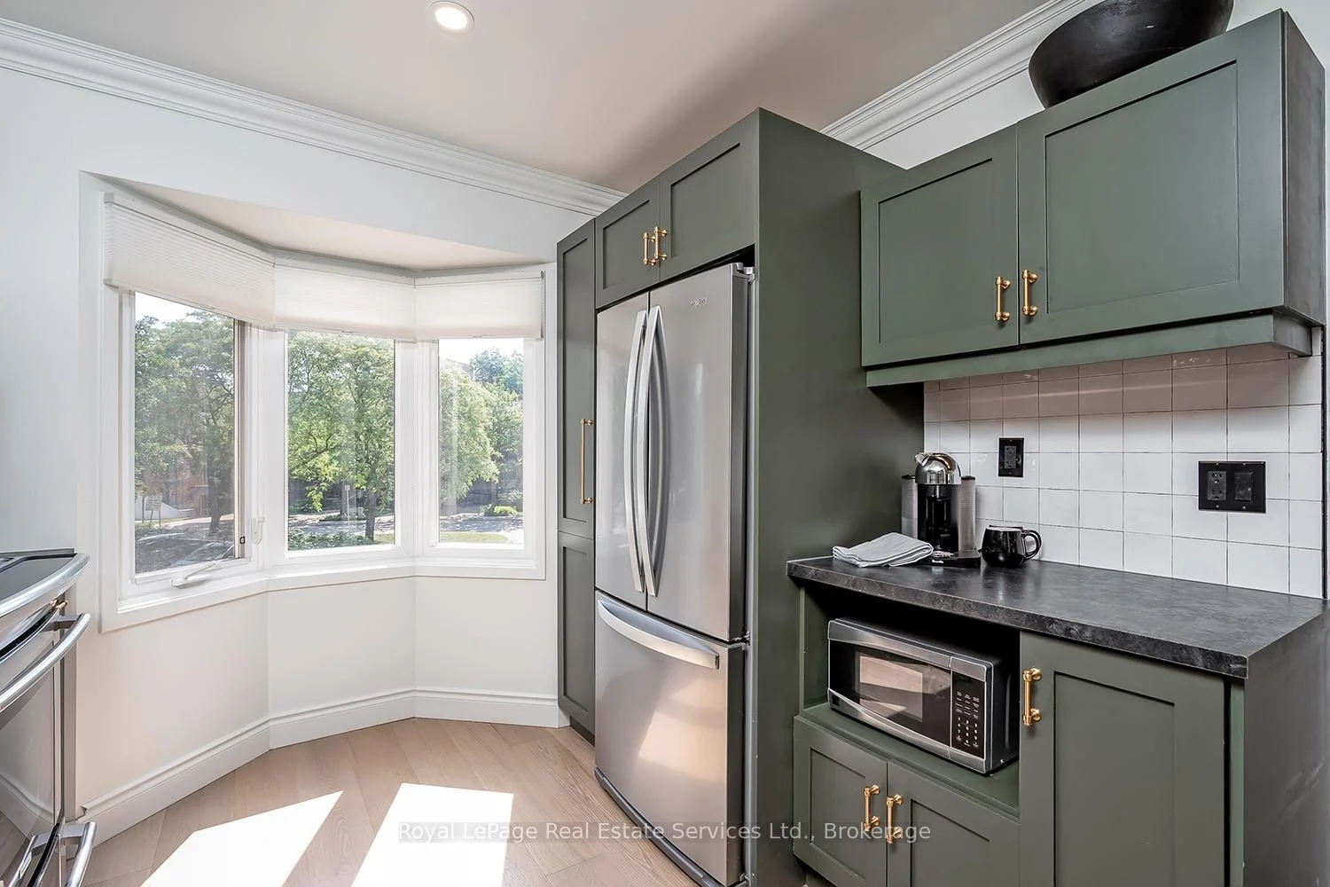 Photo 13 of 65 Normandy Place, Oakville, Central — HOMEH
