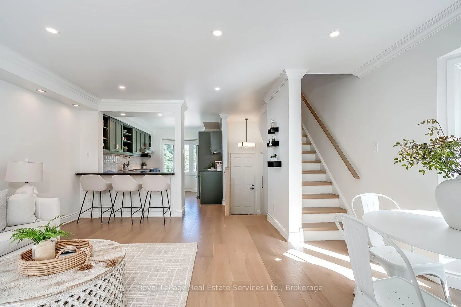 Photo 20 of 65 Normandy Place, Oakville, Central — HOMEH