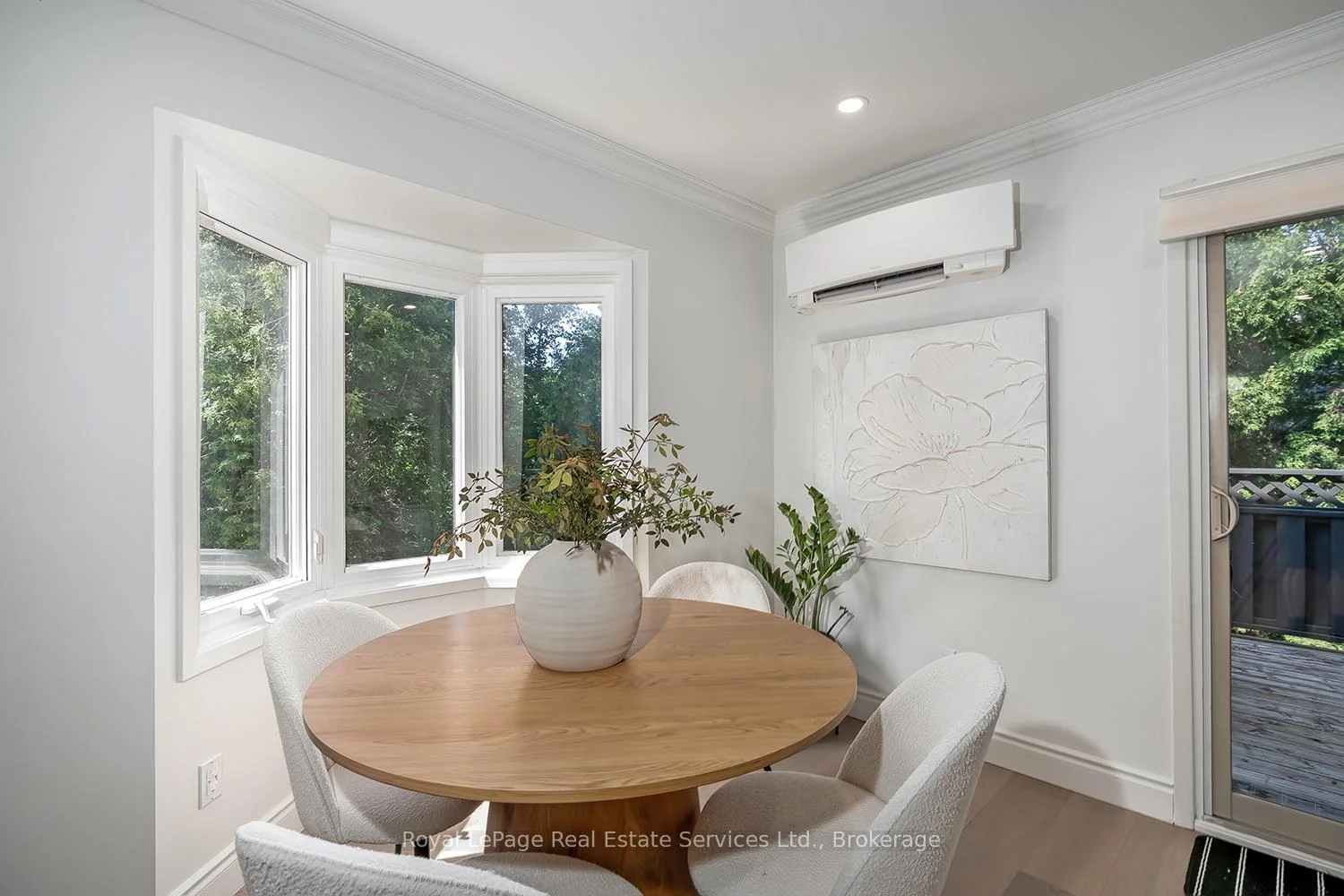 Photo 32 of 65 Normandy Place, Oakville, Central — HOMEH