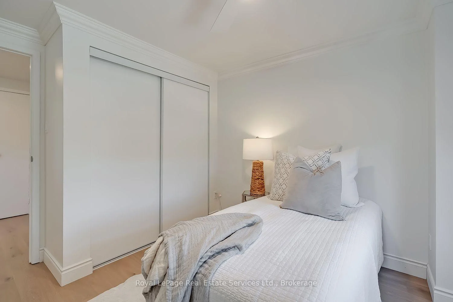Photo 52 of 65 Normandy Place, Oakville, Central — HOMEH