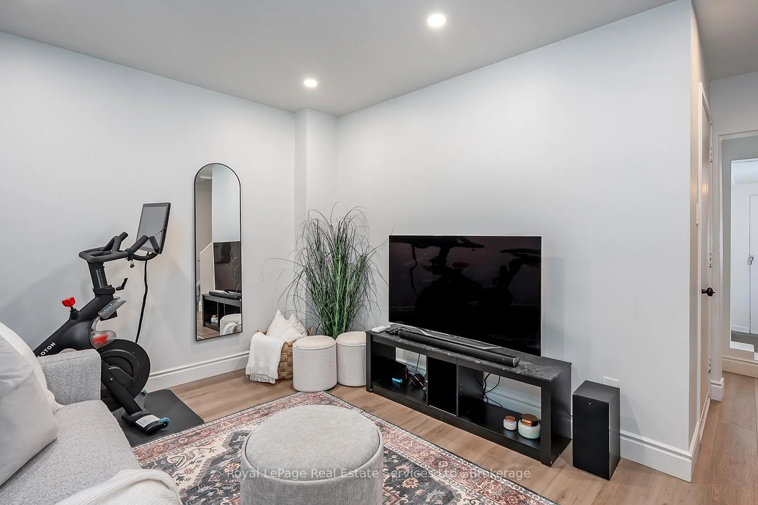 Photo 61 of 65 Normandy Place, Oakville, Central — HOMEH