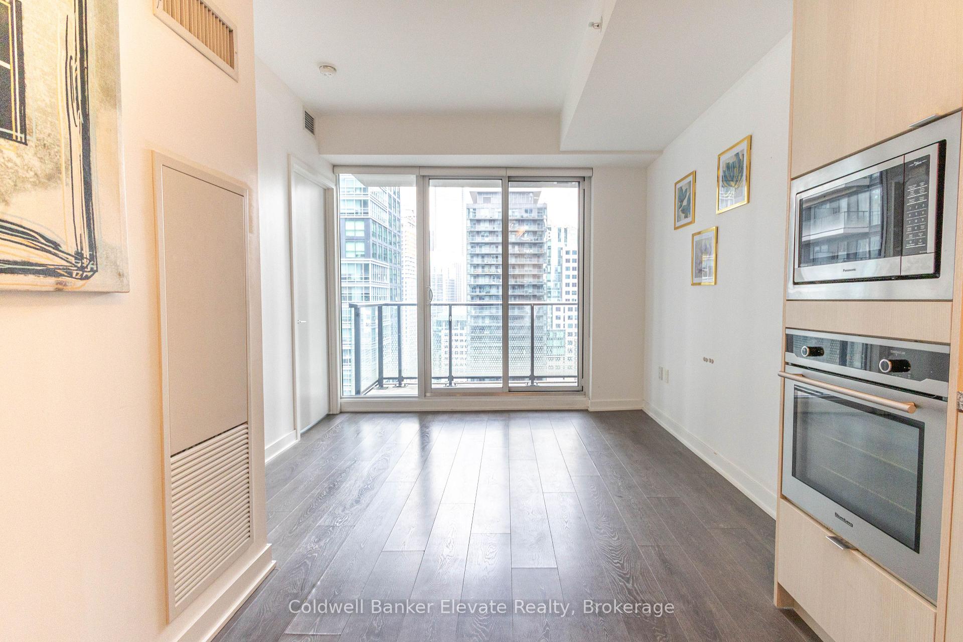 Photo 6 of Unit 2901, 115 Blue Jays Way, Toronto, Waterfront Communities — HOMEH