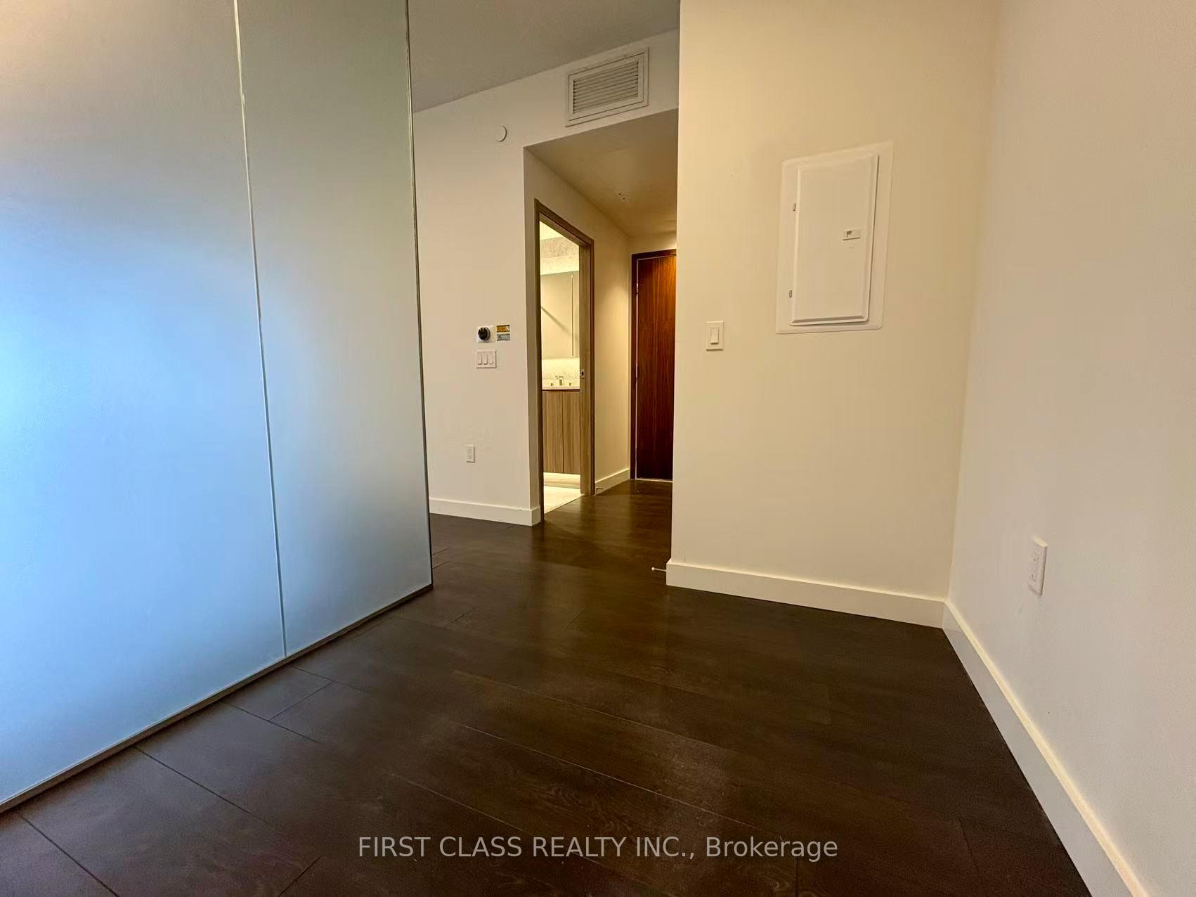 Photo 5 of Unit 608, 95 Mcmahon Drive, North York, Bayview Village — HOMEH
