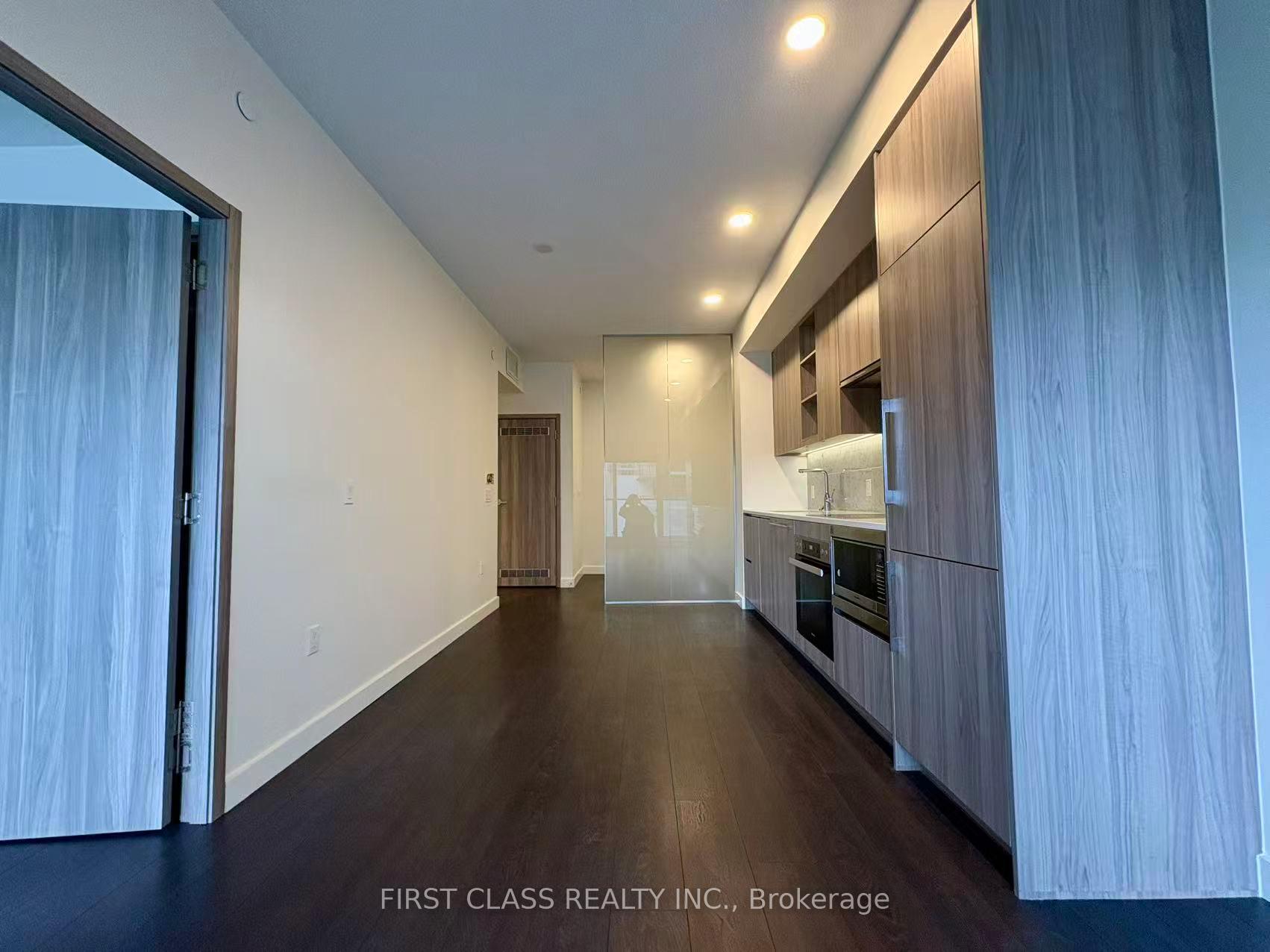 Photo 8 of Unit 608, 95 Mcmahon Drive, North York, Bayview Village — HOMEH