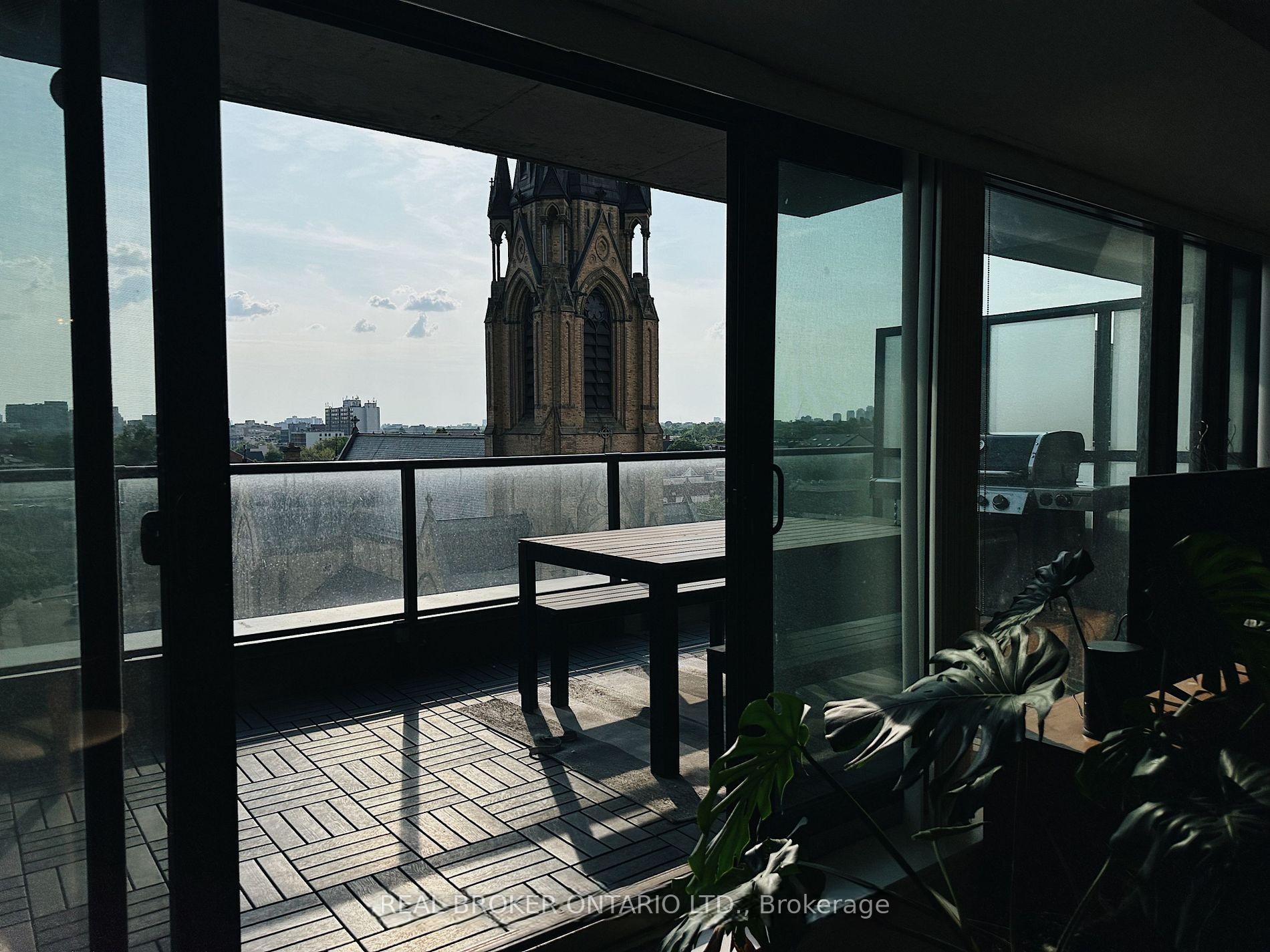 Photo 5 of Unit 605, 111 Bathurst Street, Toronto, Waterfront Communities — HOMEH