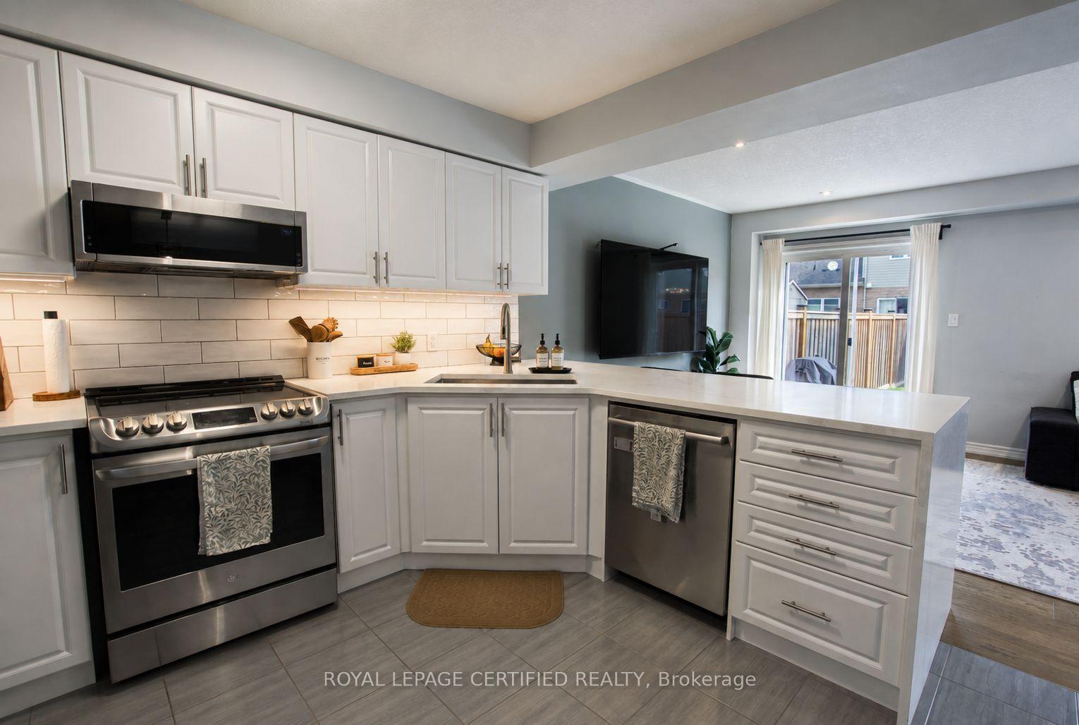 Photo 17 of 5 Bethune Avenue, Hamilton, Hannon — HOMEH