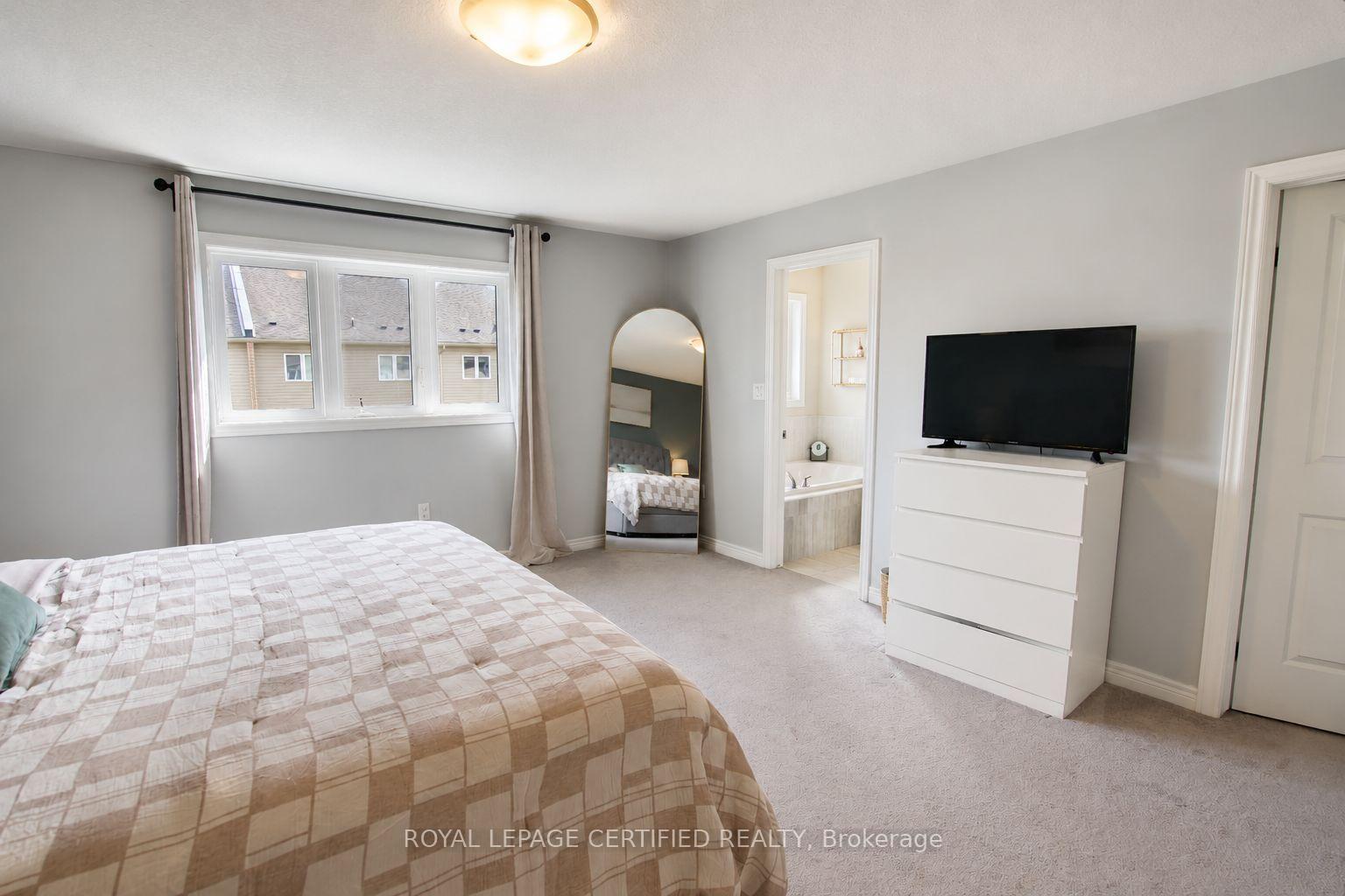 Photo 23 of 5 Bethune Avenue, Hamilton, Hannon — HOMEH