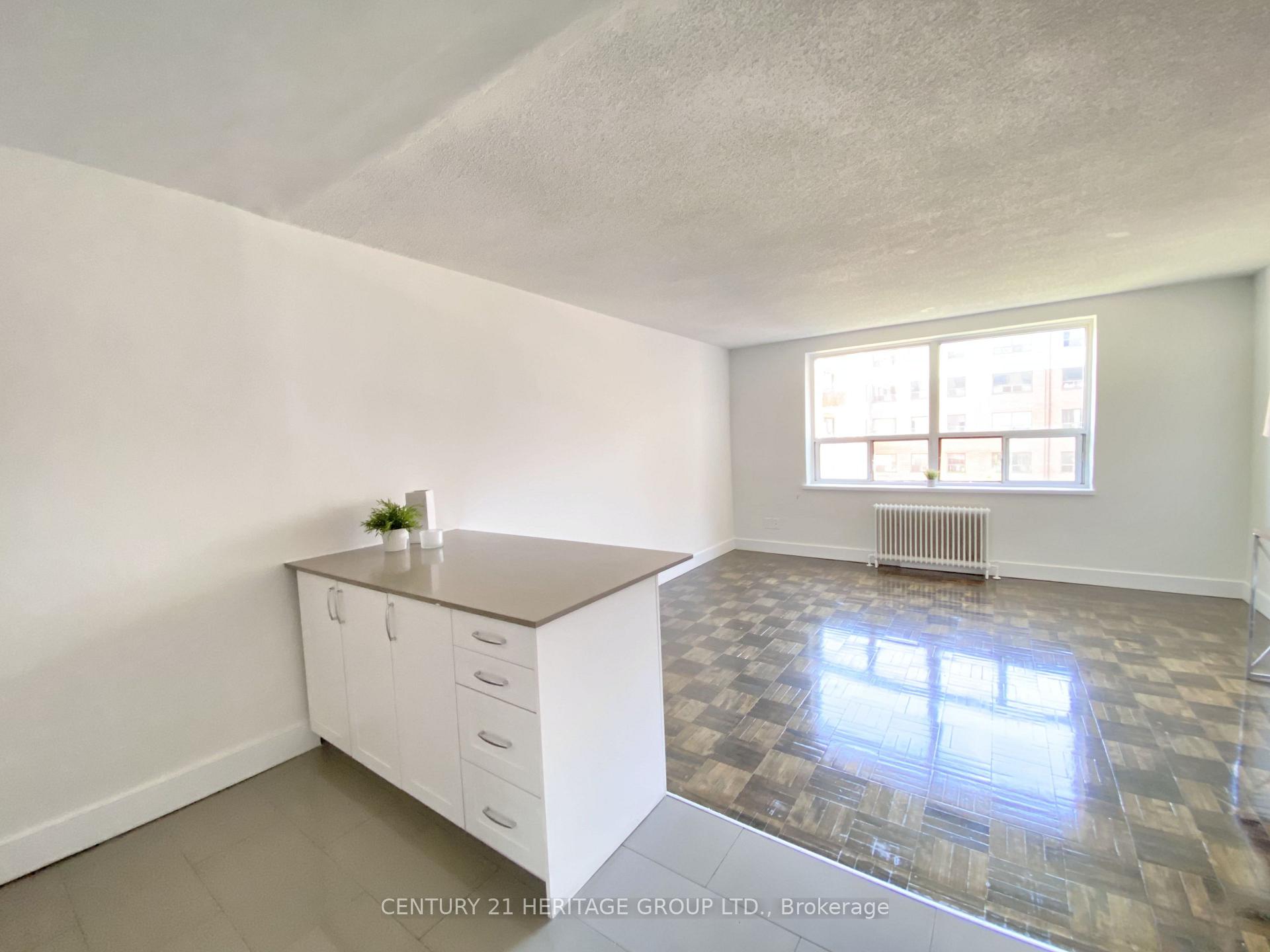 Photo 7 of Unit 307, 3101 Eglinton Avenue E, Scarborough, Scarborough Village — HOMEH