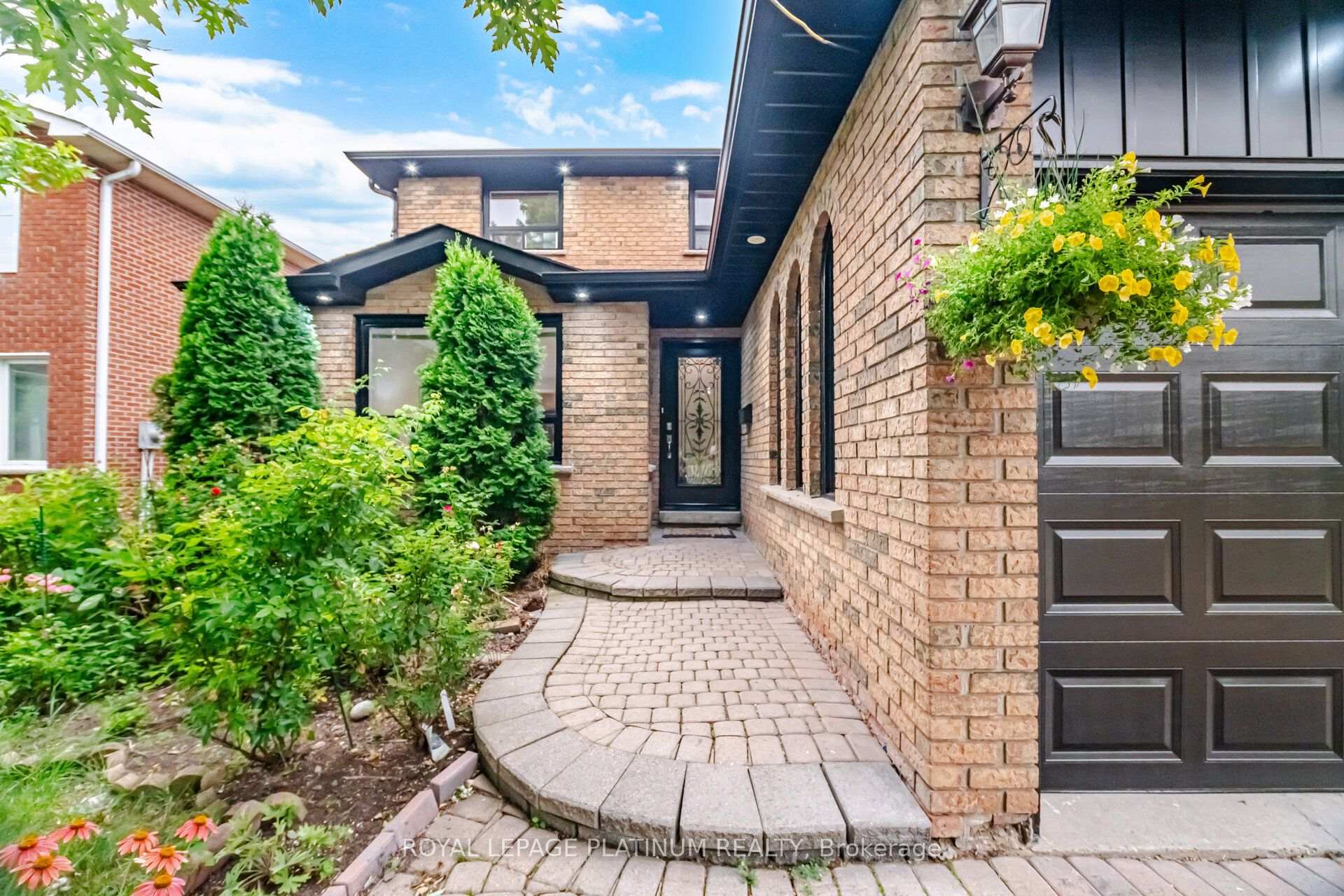 Photo 4 of 2542 Pollard Drive, Mississauga, Erindale — HOMEH
