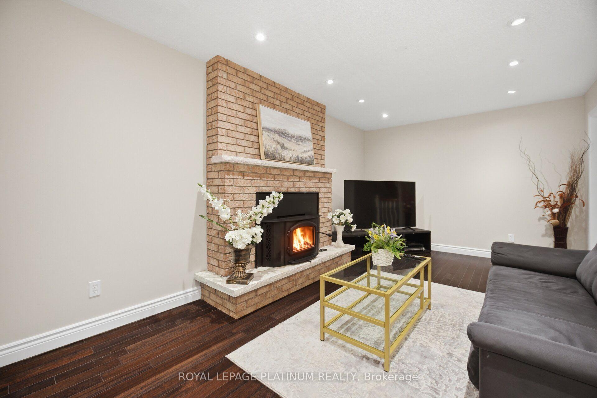 Photo 13 of 2542 Pollard Drive, Mississauga, Erindale — HOMEH