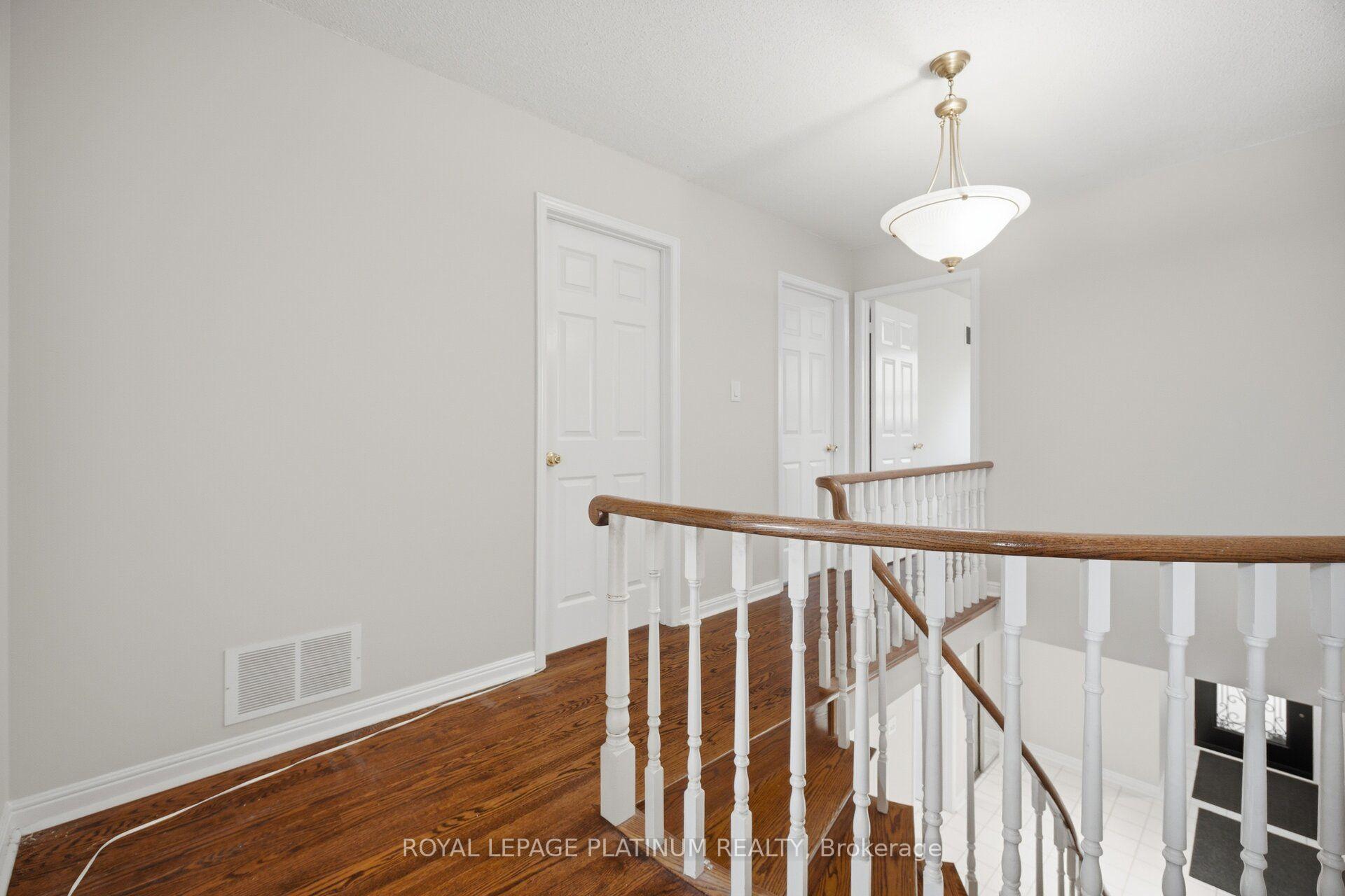 Photo 20 of 2542 Pollard Drive, Mississauga, Erindale — HOMEH