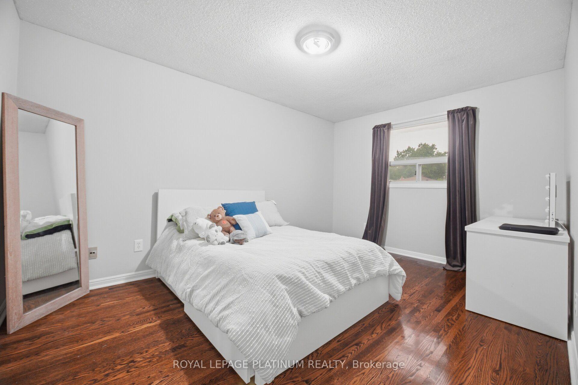 Photo 23 of 2542 Pollard Drive, Mississauga, Erindale — HOMEH