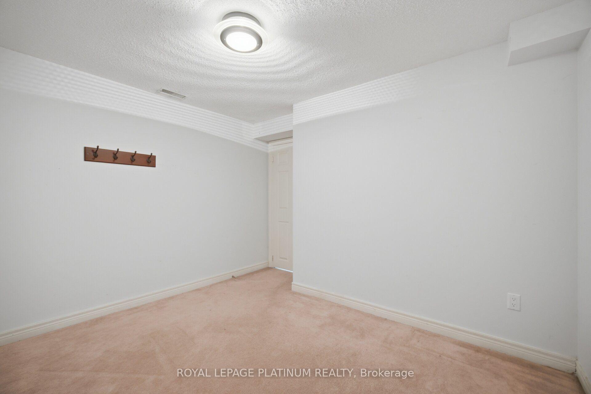 Photo 36 of 2542 Pollard Drive, Mississauga, Erindale — HOMEH