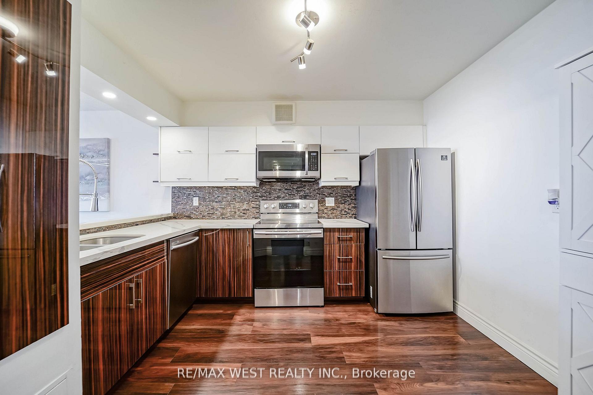 Photo 2 of Unit PH10, 234 Albion Road, Etobicoke, Elms-Old Rexdale — HOMEH