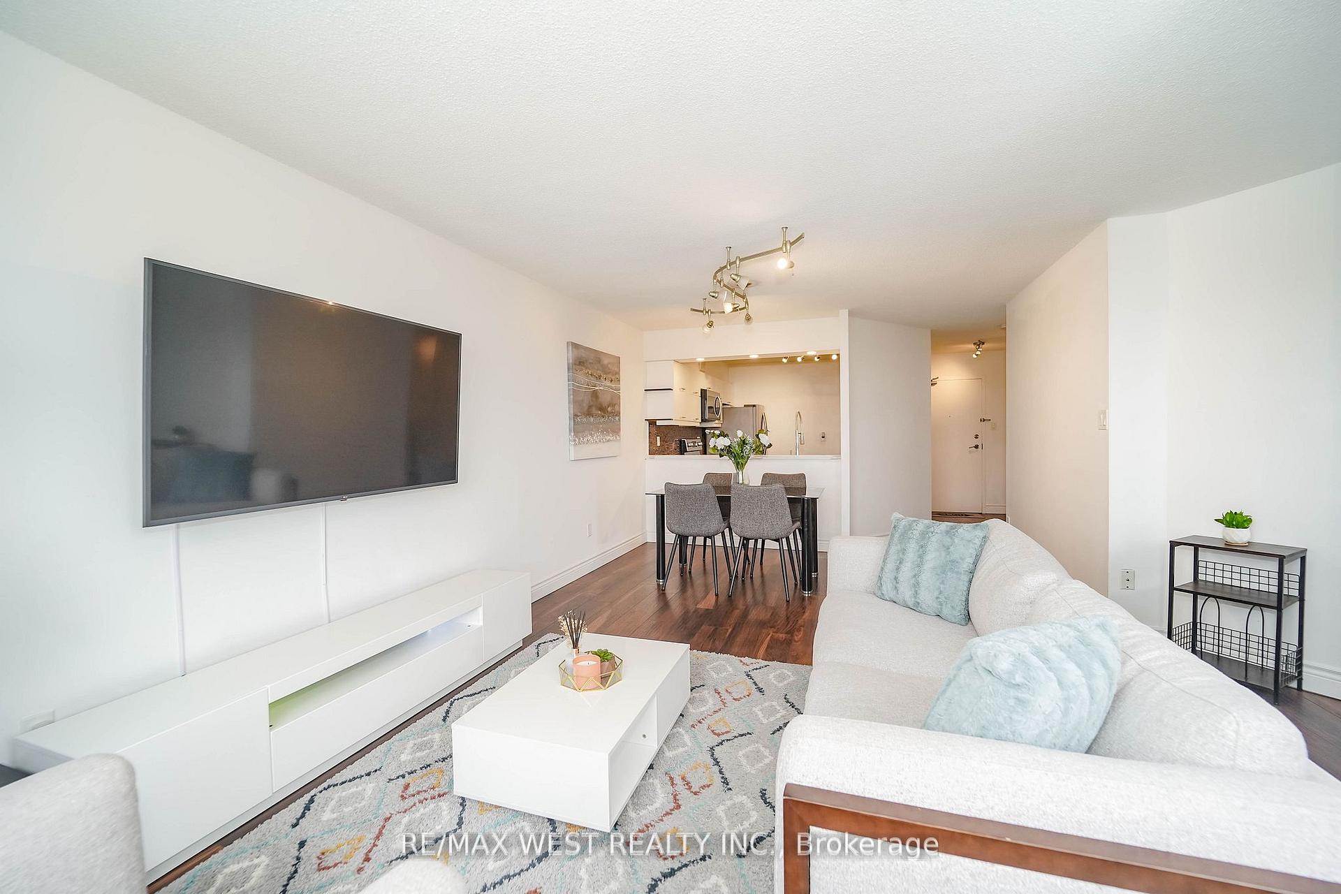 Photo 4 of Unit PH10, 234 Albion Road, Etobicoke, Elms-Old Rexdale — HOMEH
