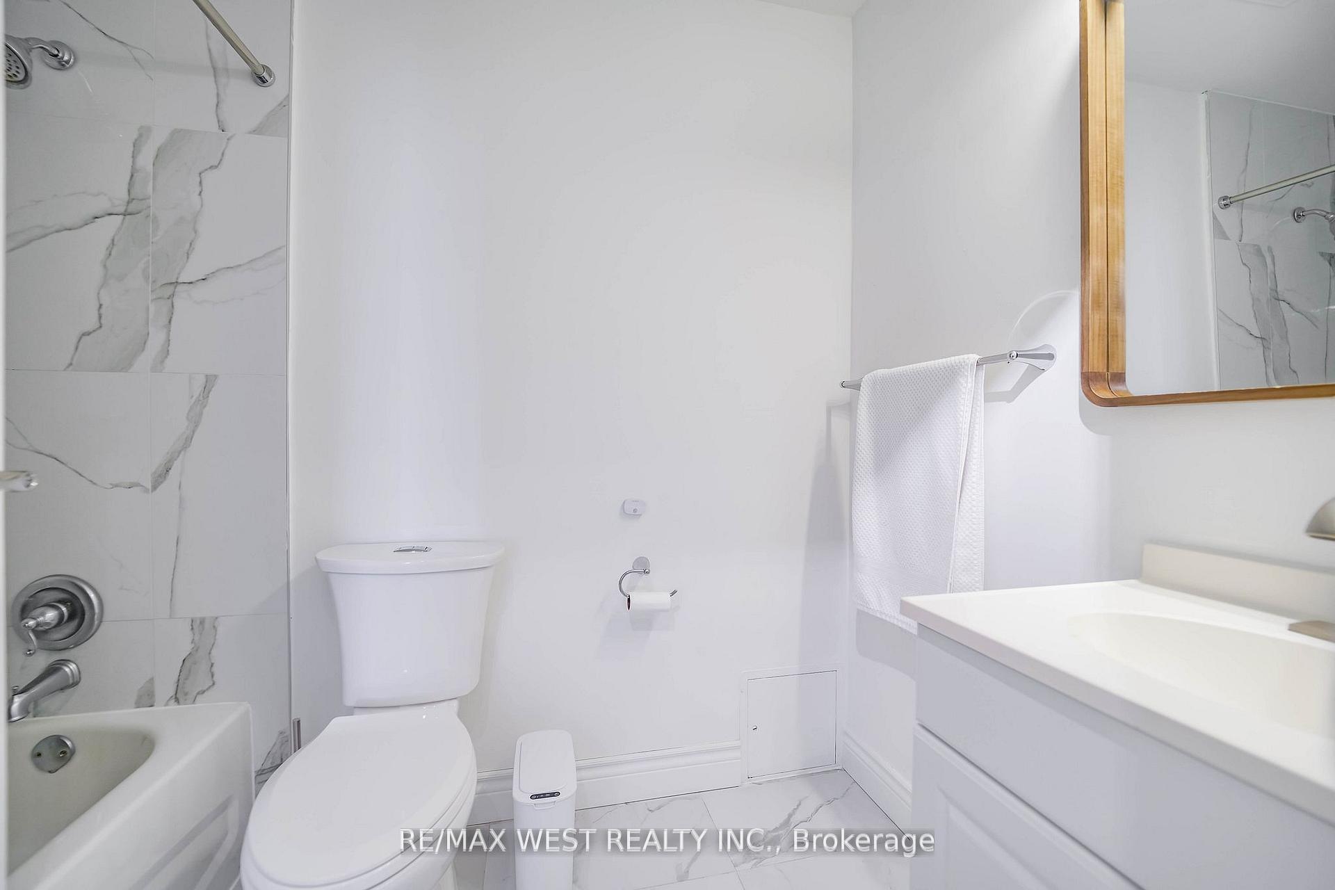 Photo 6 of Unit PH10, 234 Albion Road, Etobicoke, Elms-Old Rexdale — HOMEH