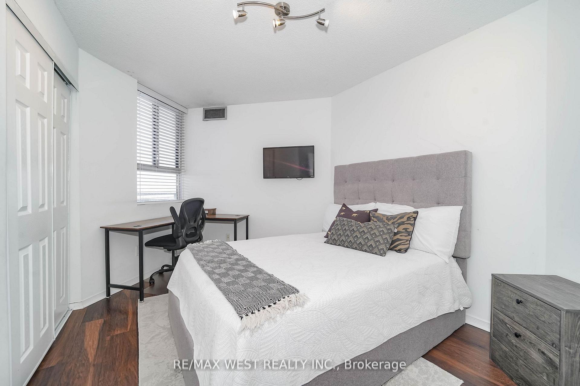 Photo 7 of Unit PH10, 234 Albion Road, Etobicoke, Elms-Old Rexdale — HOMEH