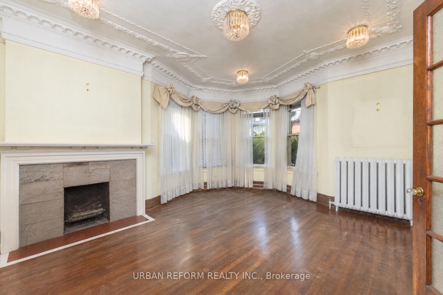 Photo 7 of 197 De Grassi Street, Toronto, South Riverdale — HOMEH